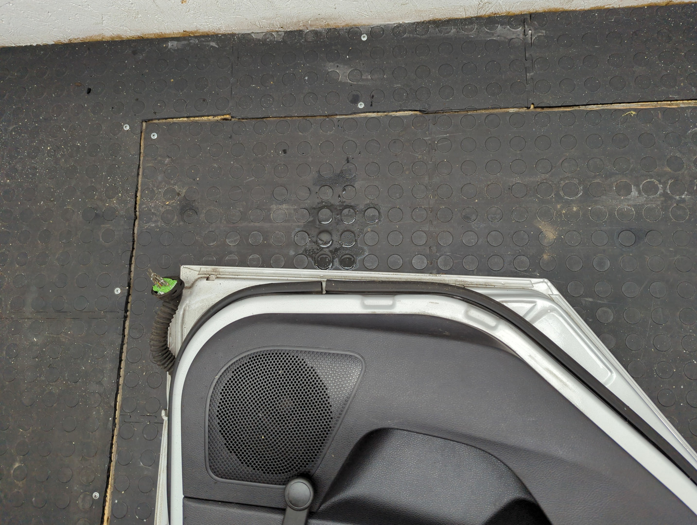 Дверь задняя левая