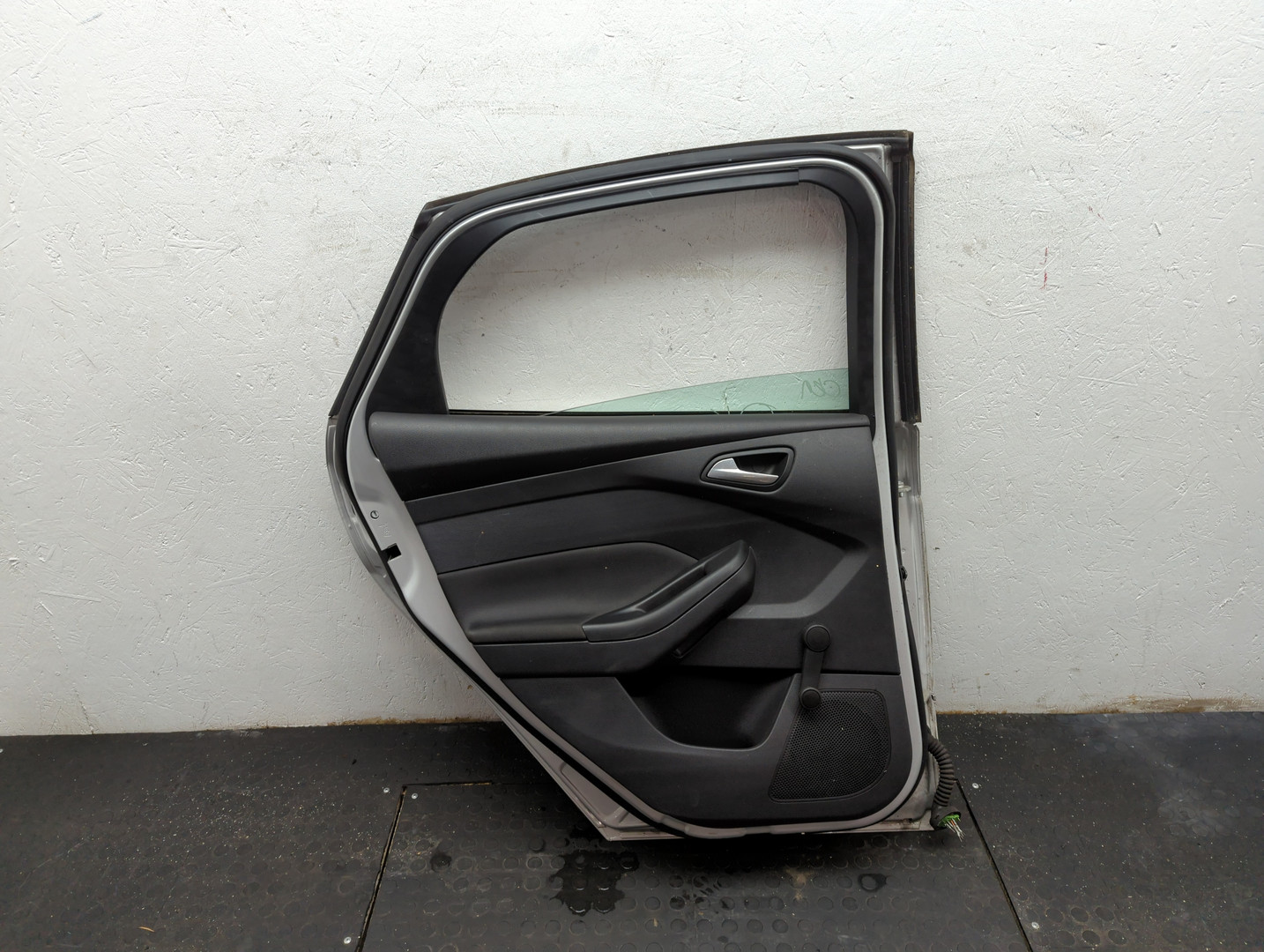 Дверь задняя левая