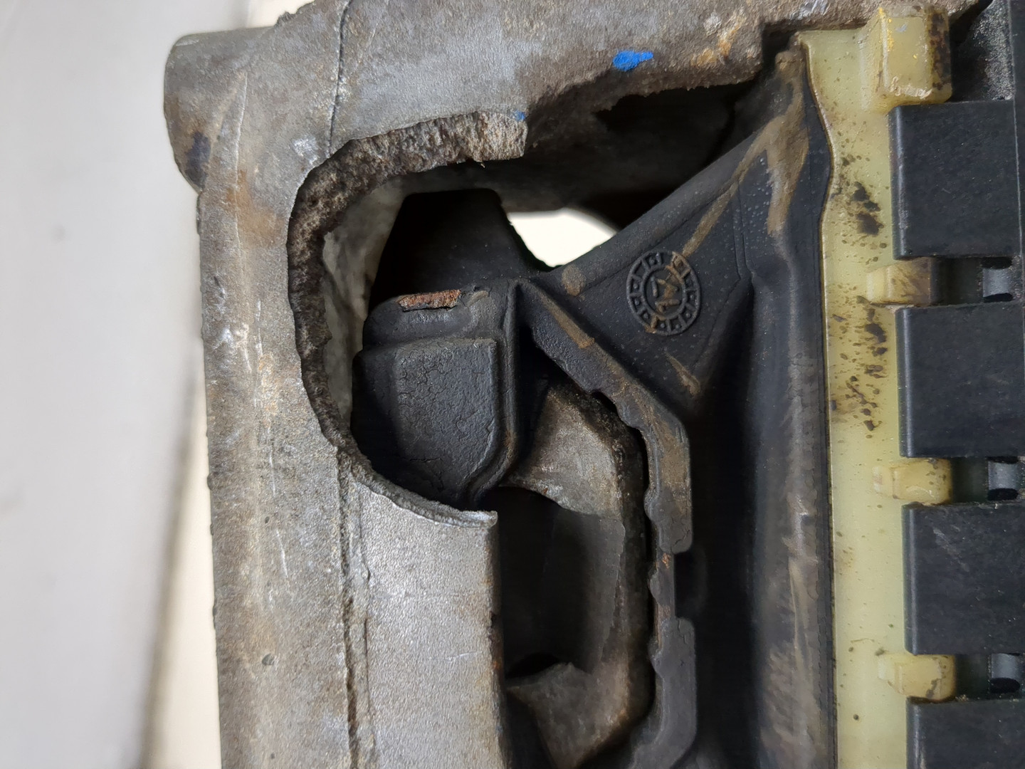 Опора двигателя