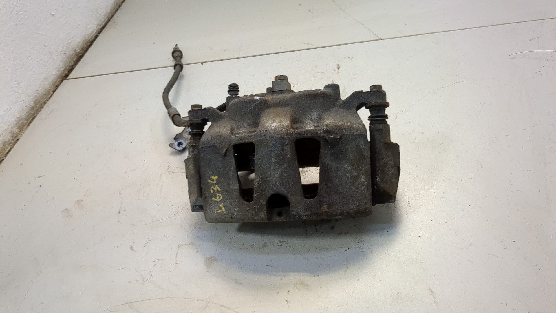 Суппорт передний правый