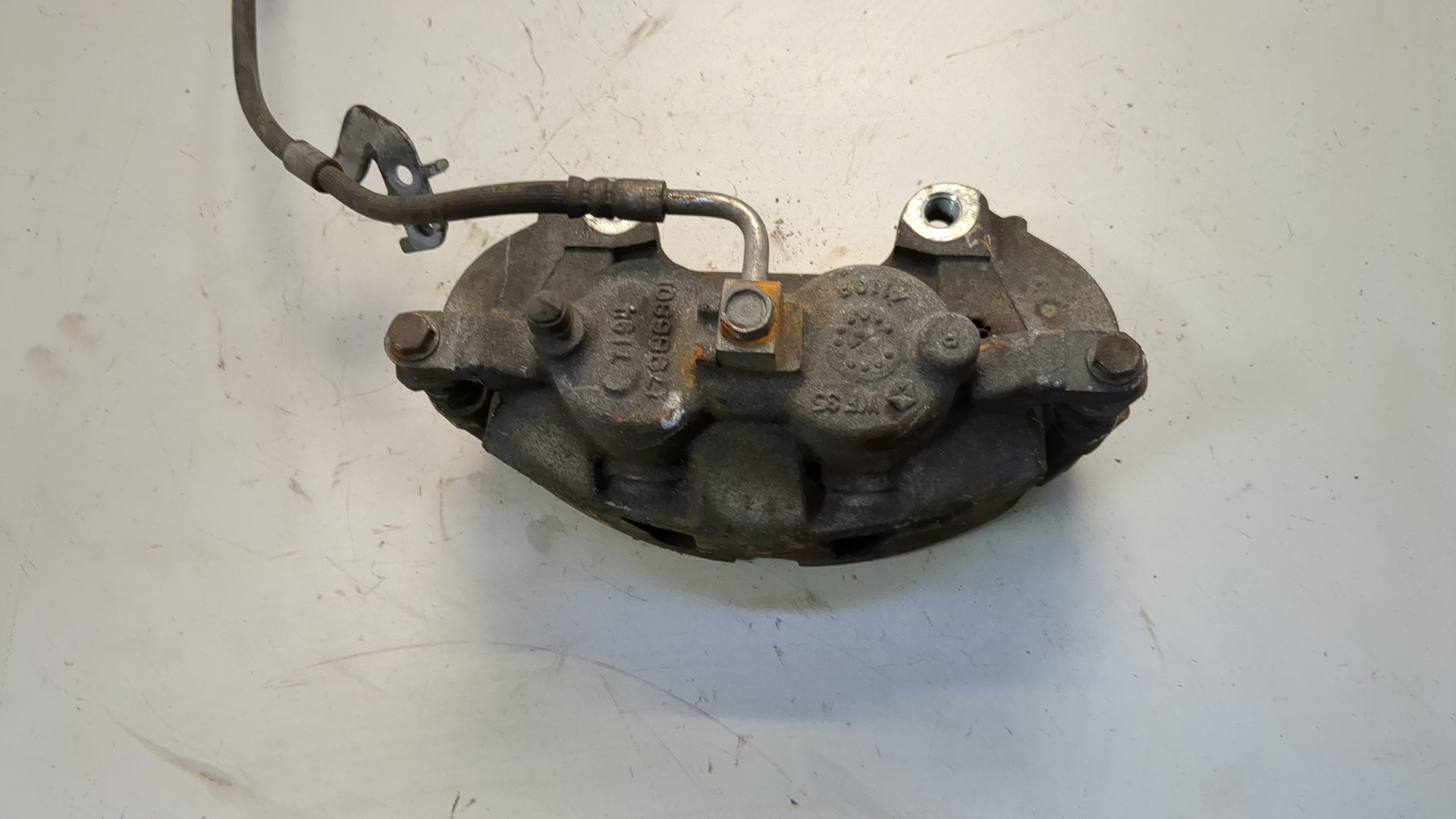 Суппорт передний правый