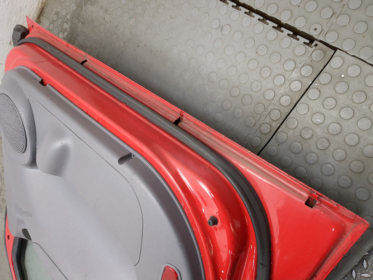 Дверь передняя левая