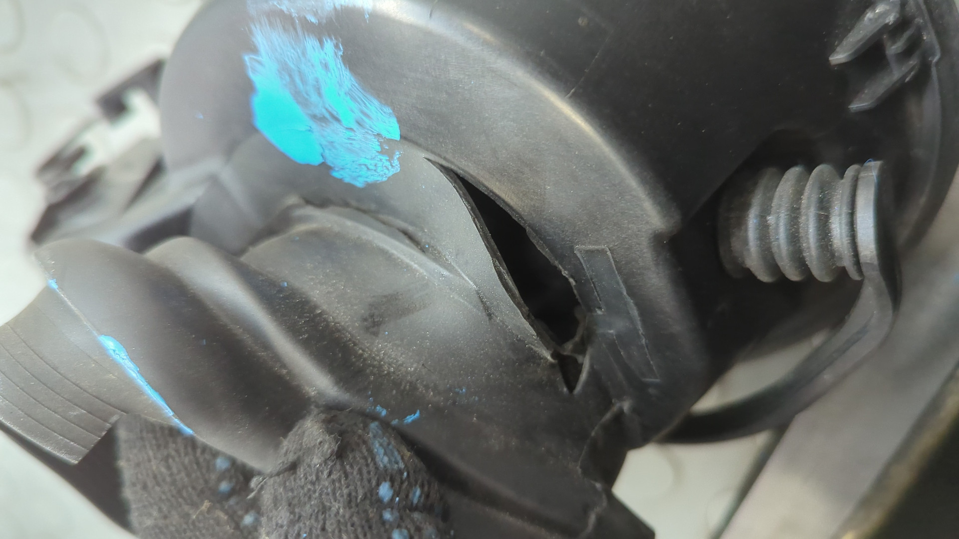 Лючок бензобака