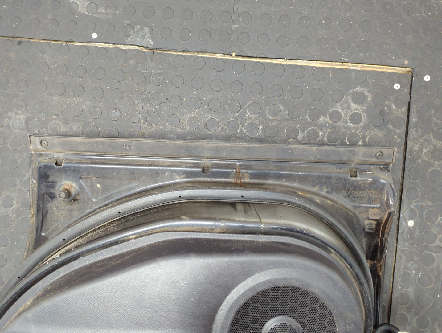 Дверь задняя правая