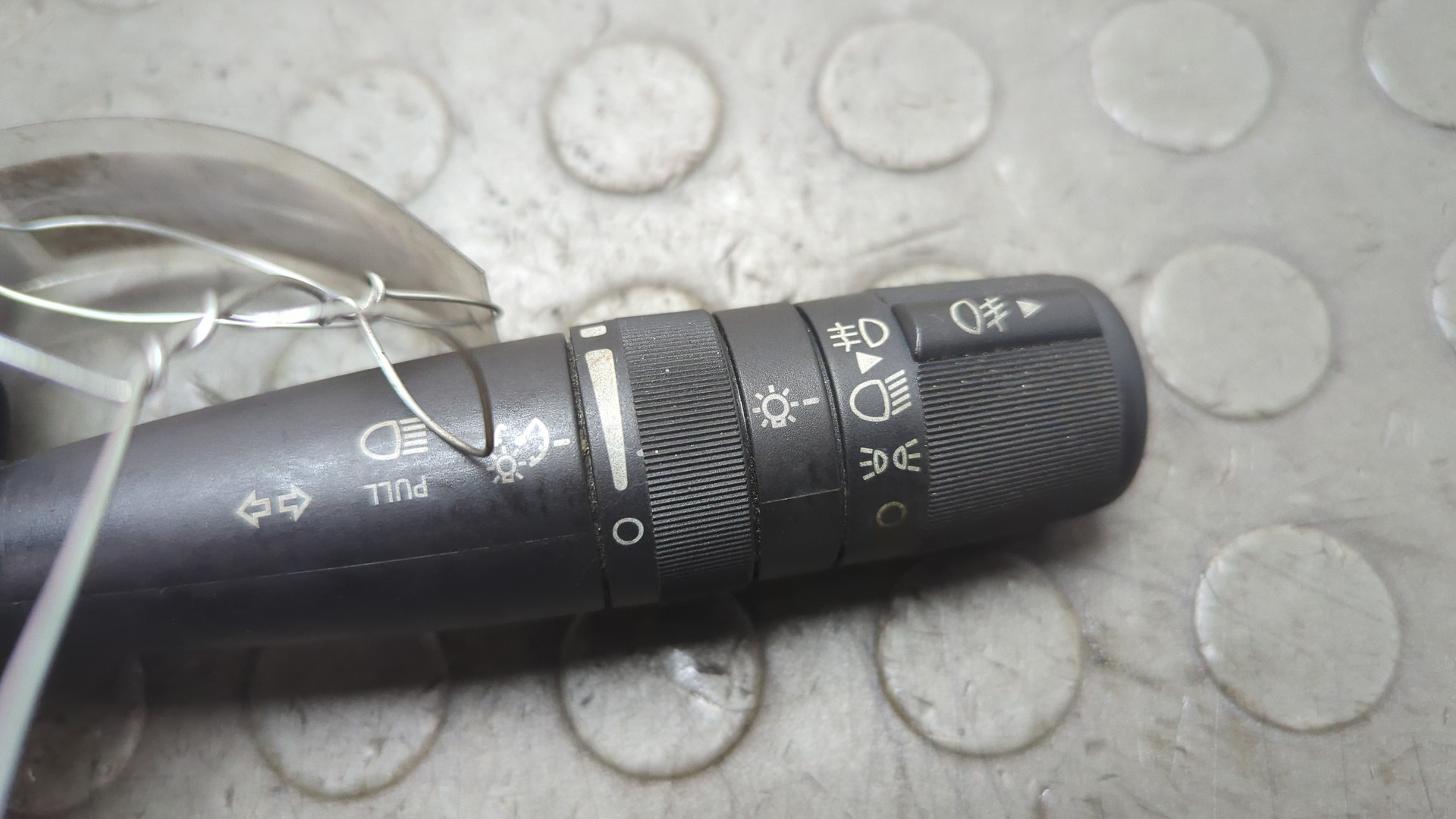 Переключатель поворотов подрулевой