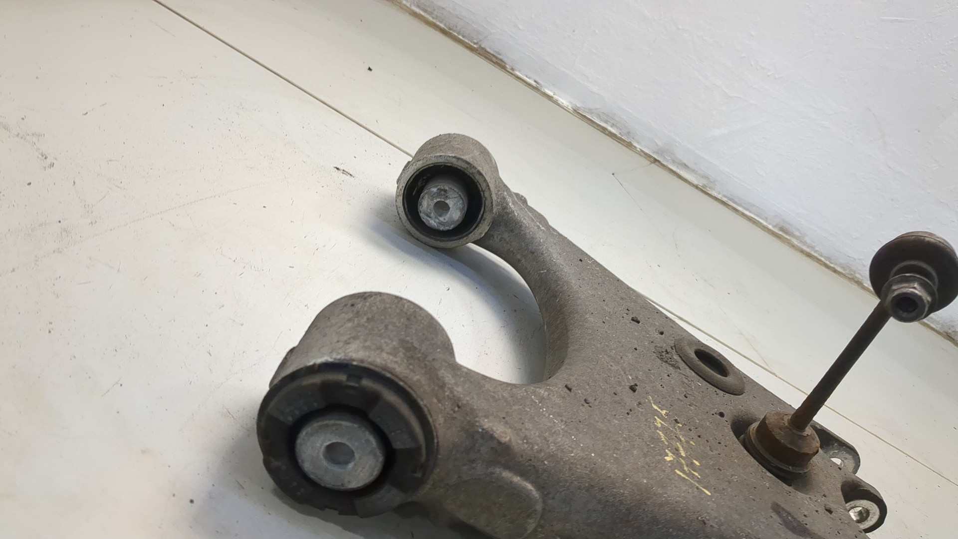 Рычаг задний правый