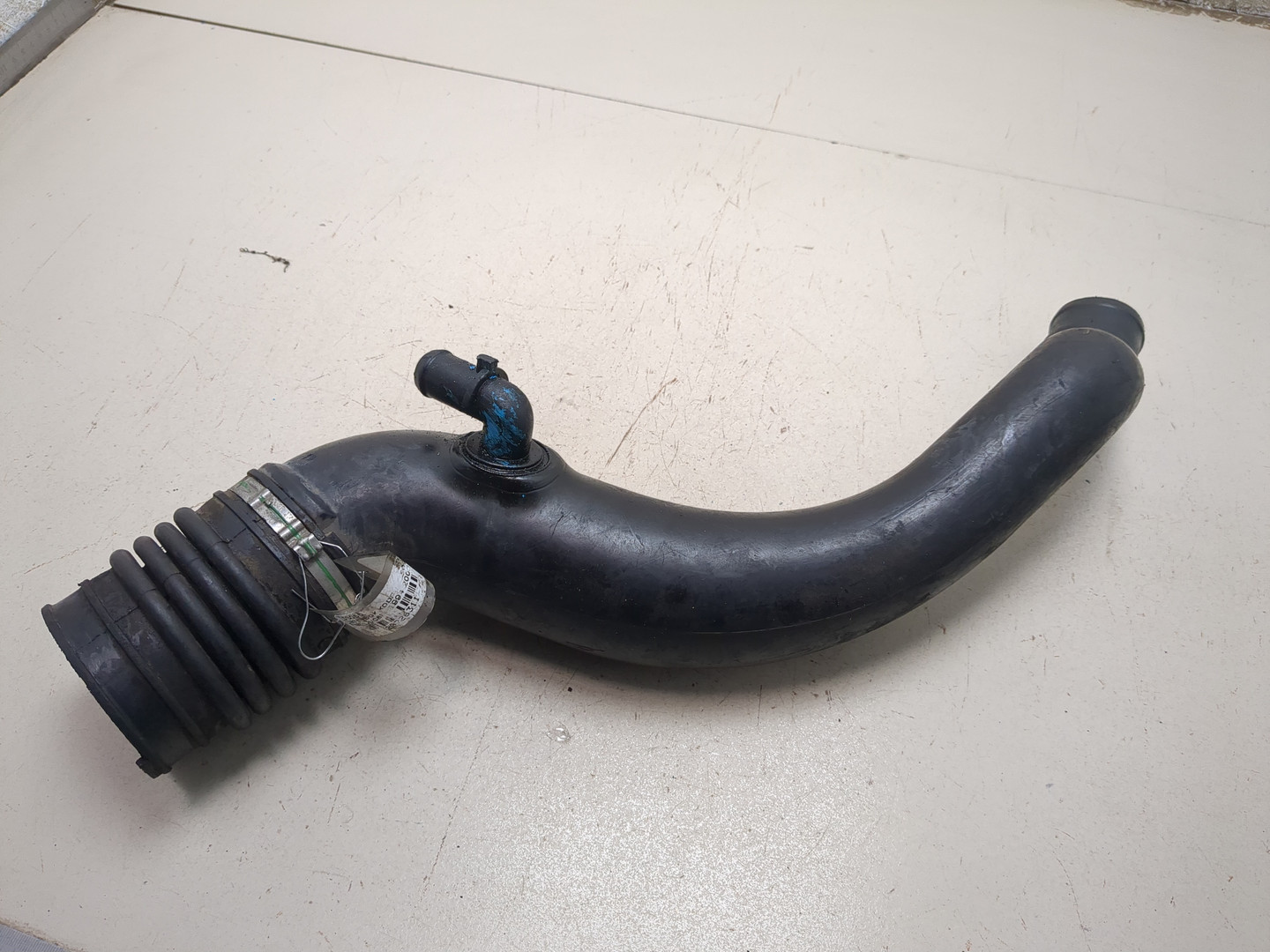 Патрубок воздушного фильтра