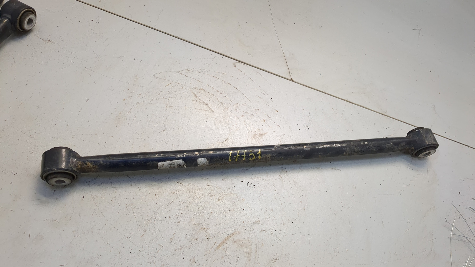 Рычаг задний