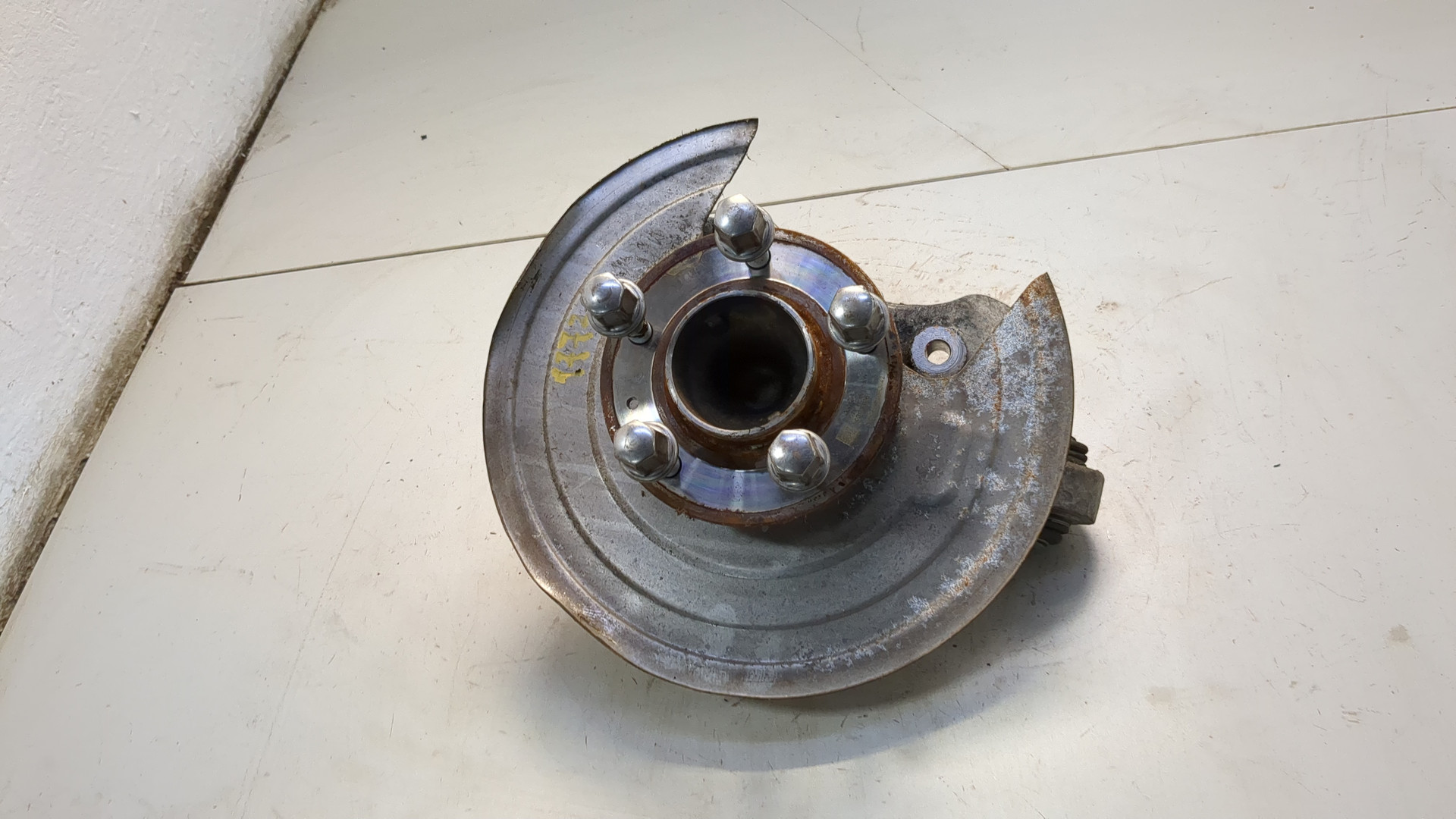 Кулак поворотный задний правый