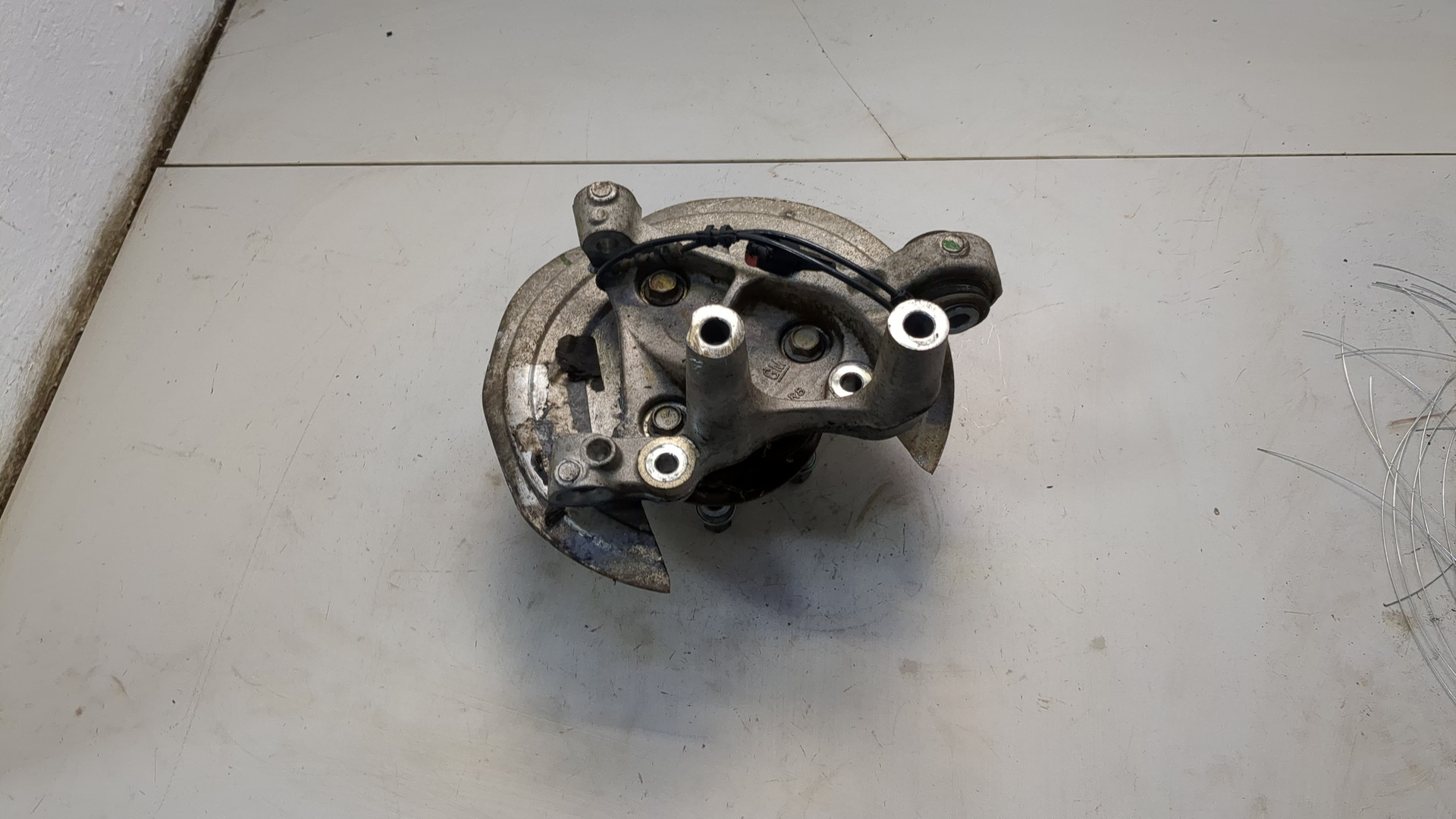 Кулак поворотный задний правый