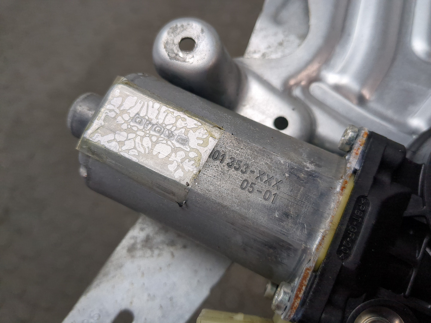 Стеклоподъемник электр. передний левый