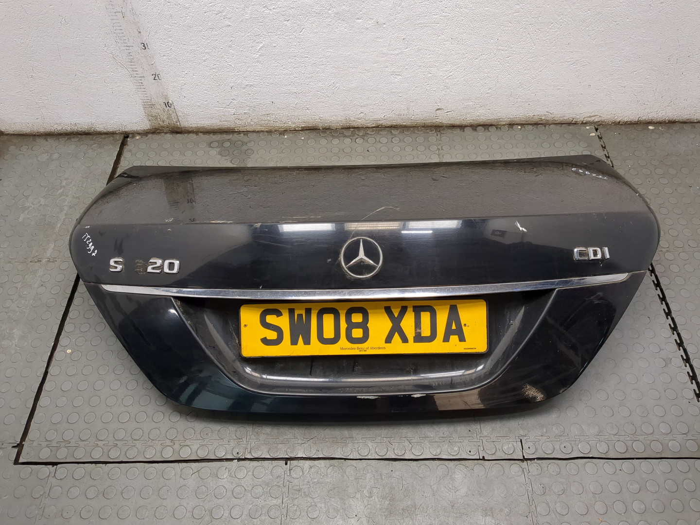 Дверь багажника