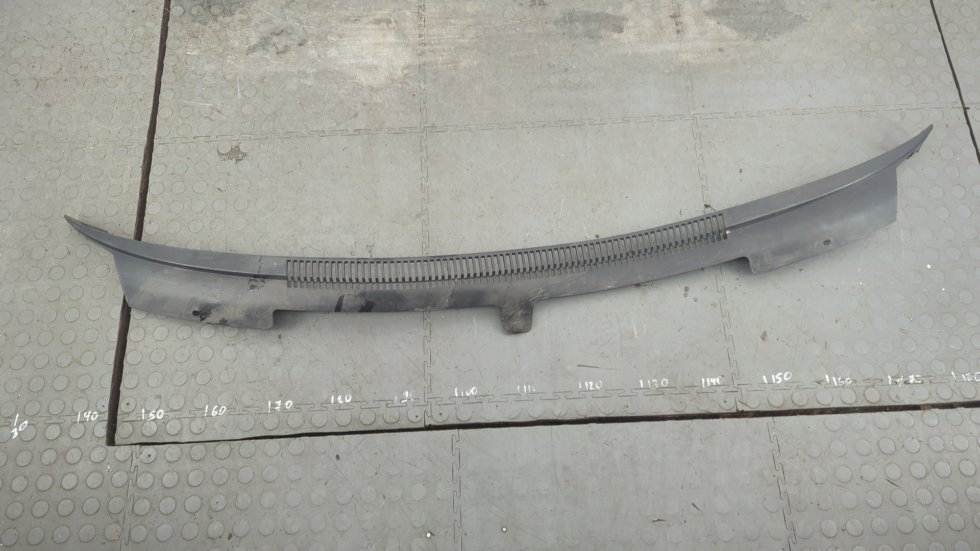 Решетка стеклоочистителей (Жабо)