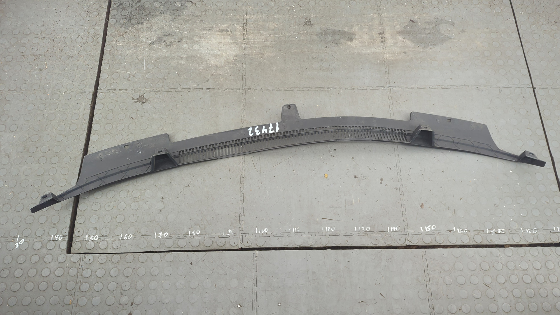 Решетка стеклоочистителей (Жабо)