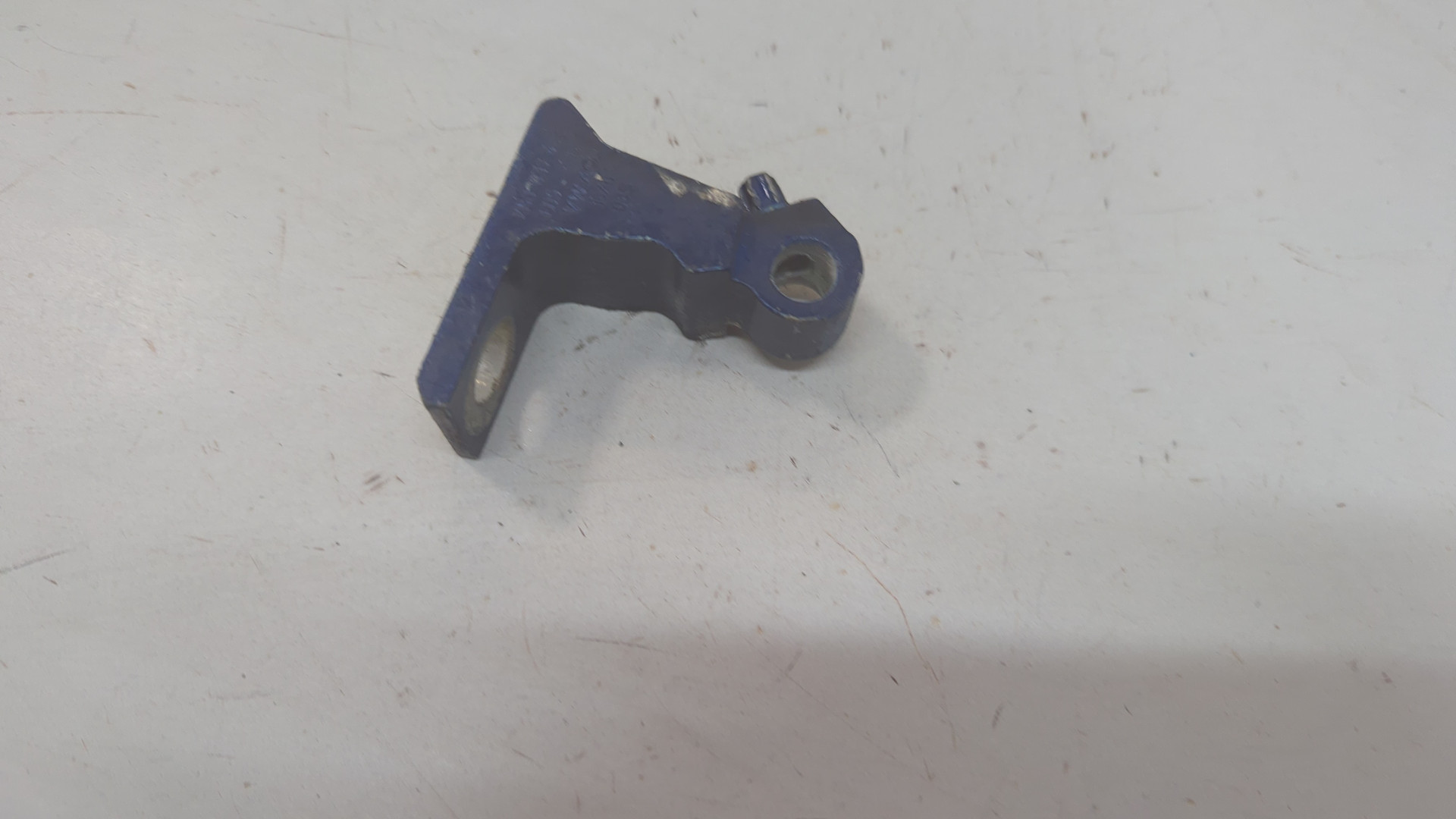 Петля двери