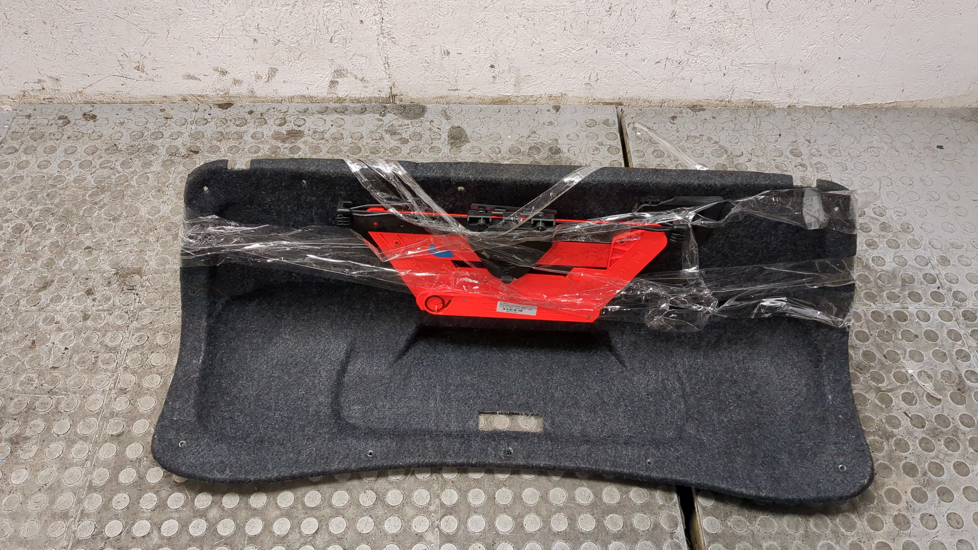 Обшивка двери багажника