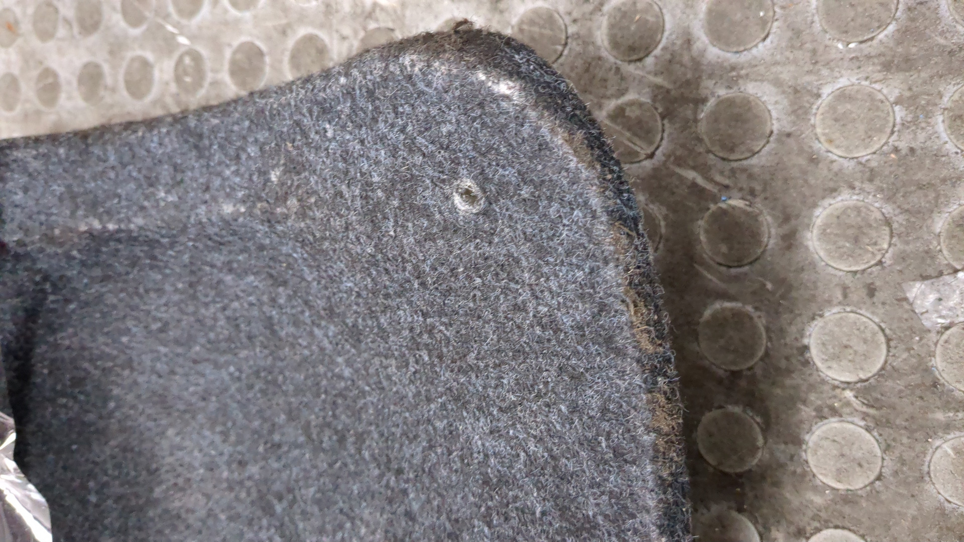 Обшивка двери багажника