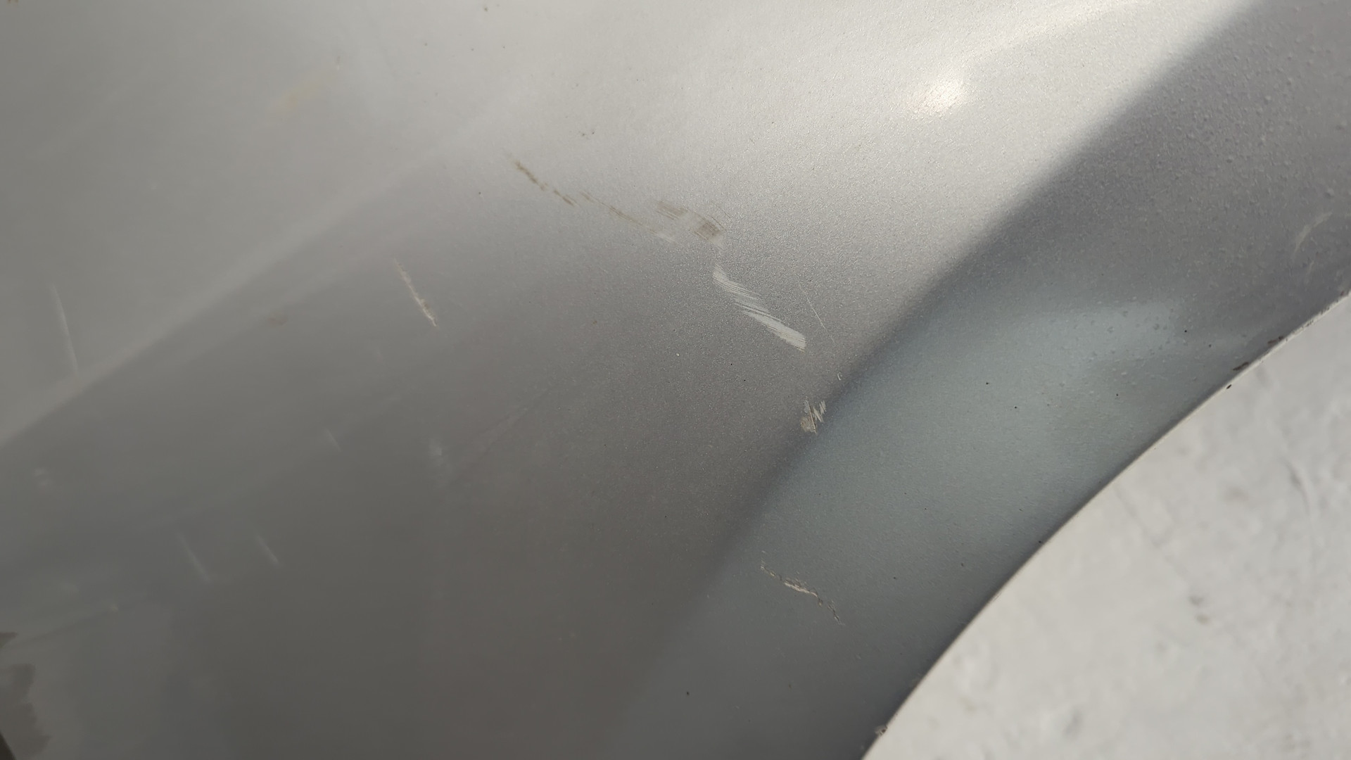 Крыло переднее правое