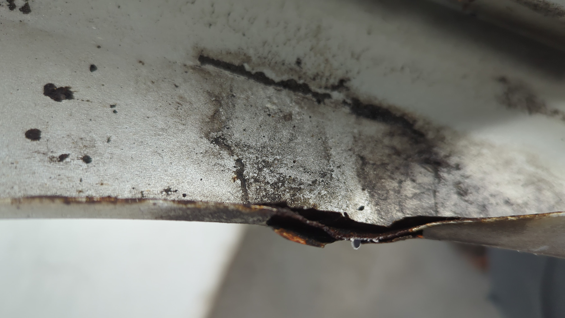 Крыло переднее правое