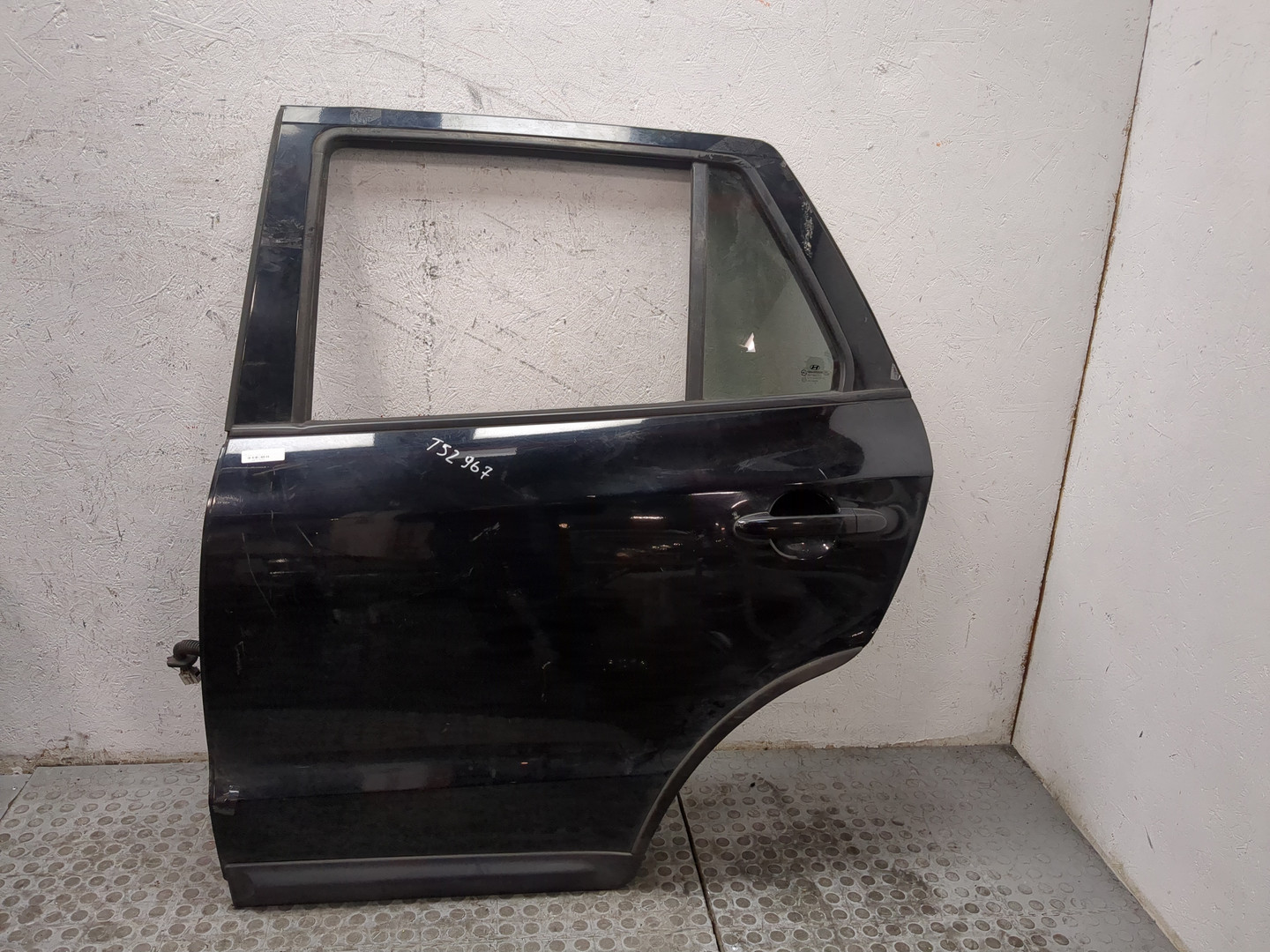 Дверь задняя левая