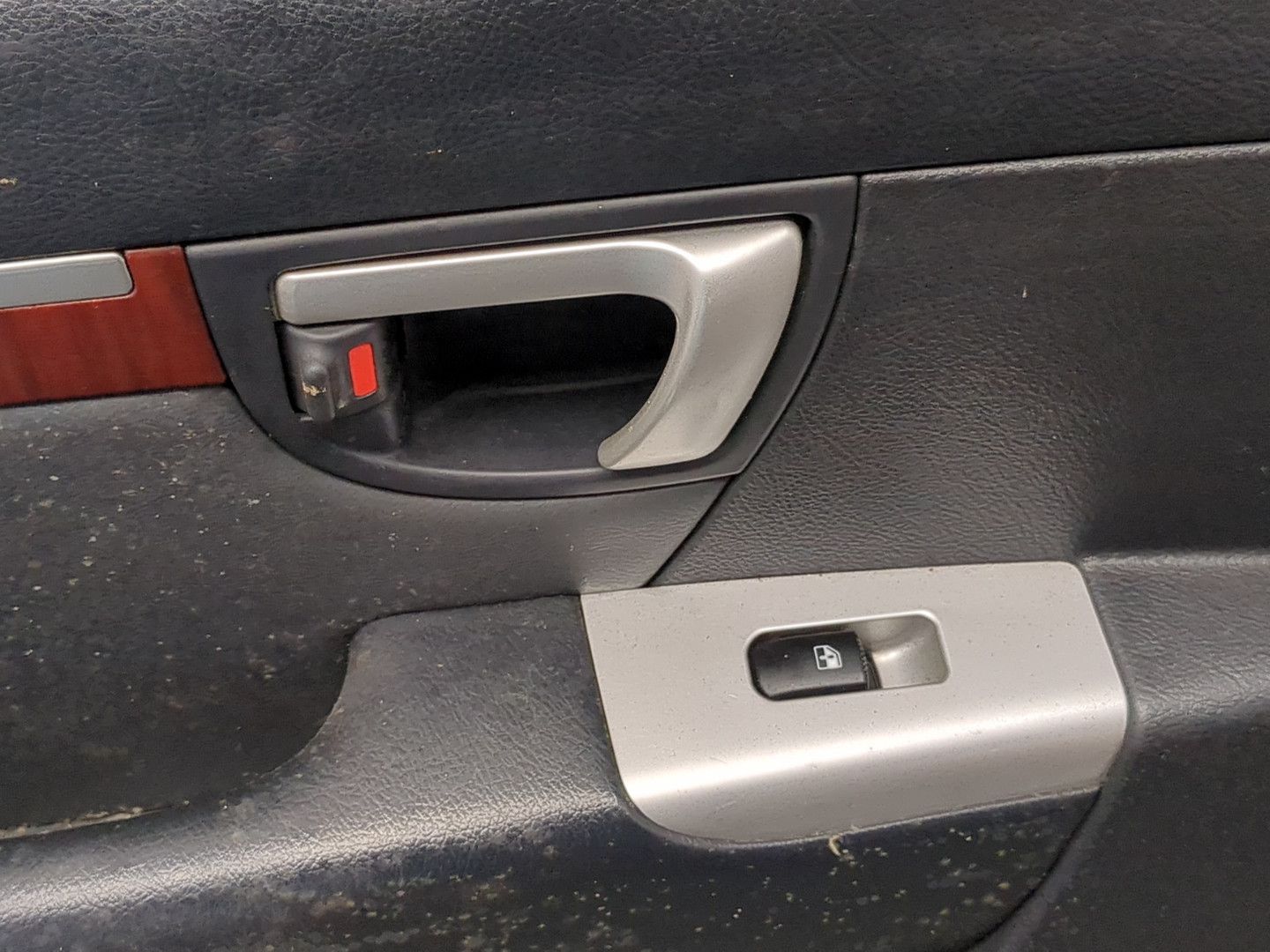 Дверь задняя левая