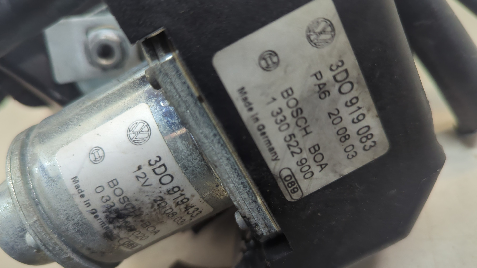 Клемма аккумулятора -