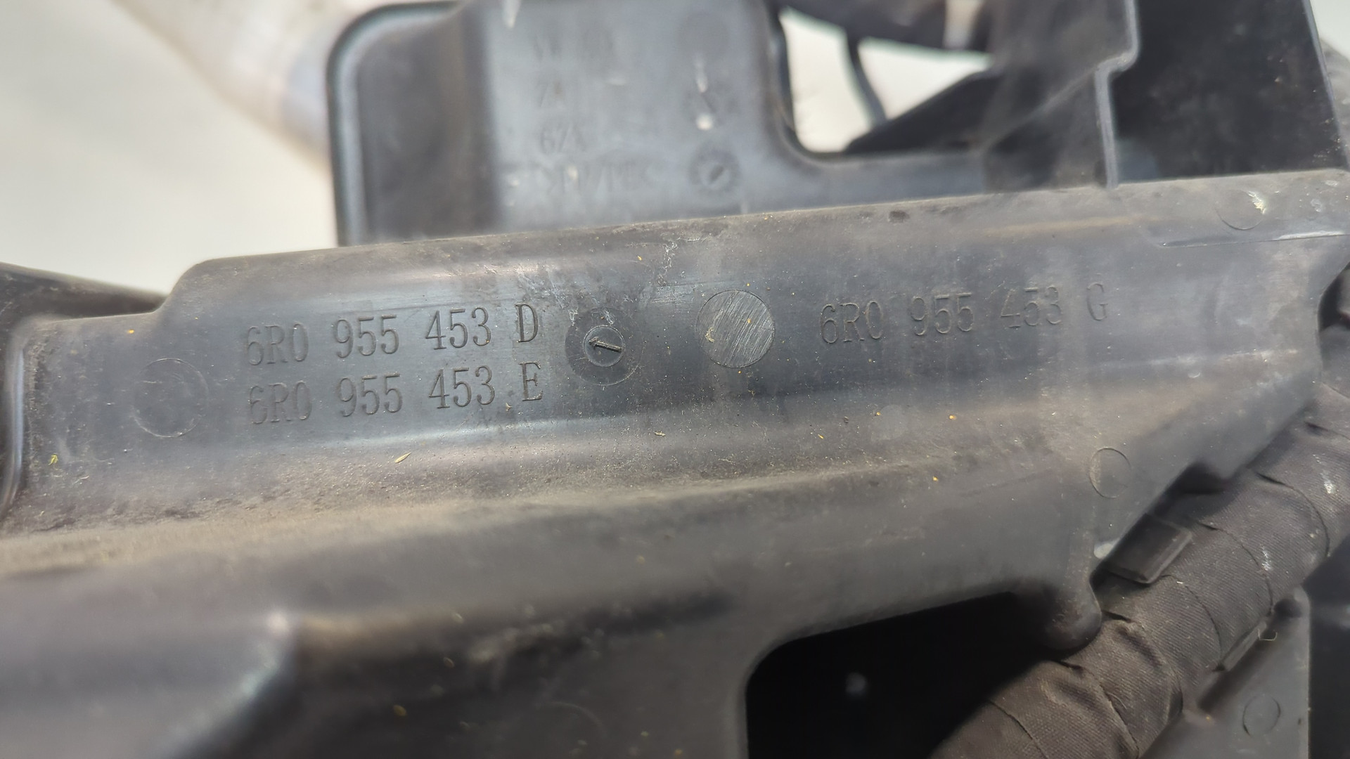 Бачок омывателя лобового стекла