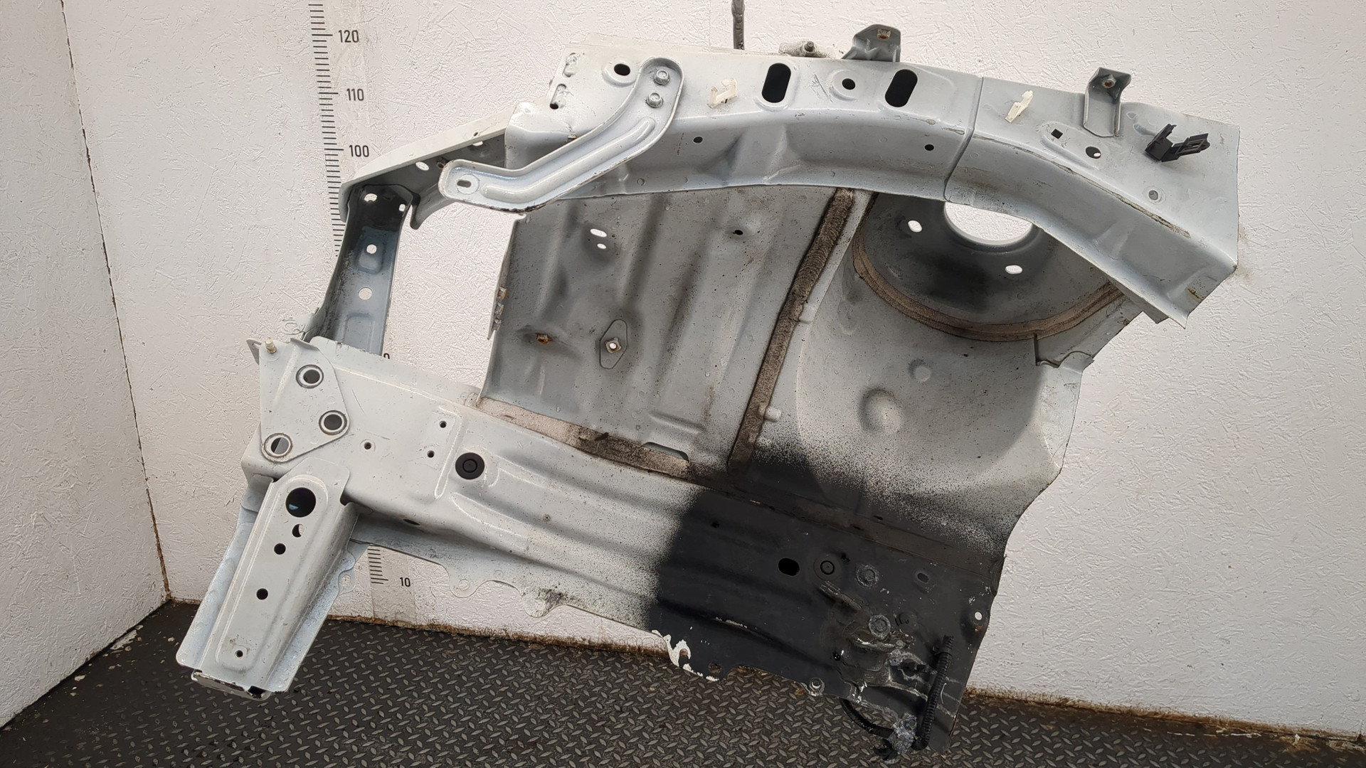 Лонжерон передний левый