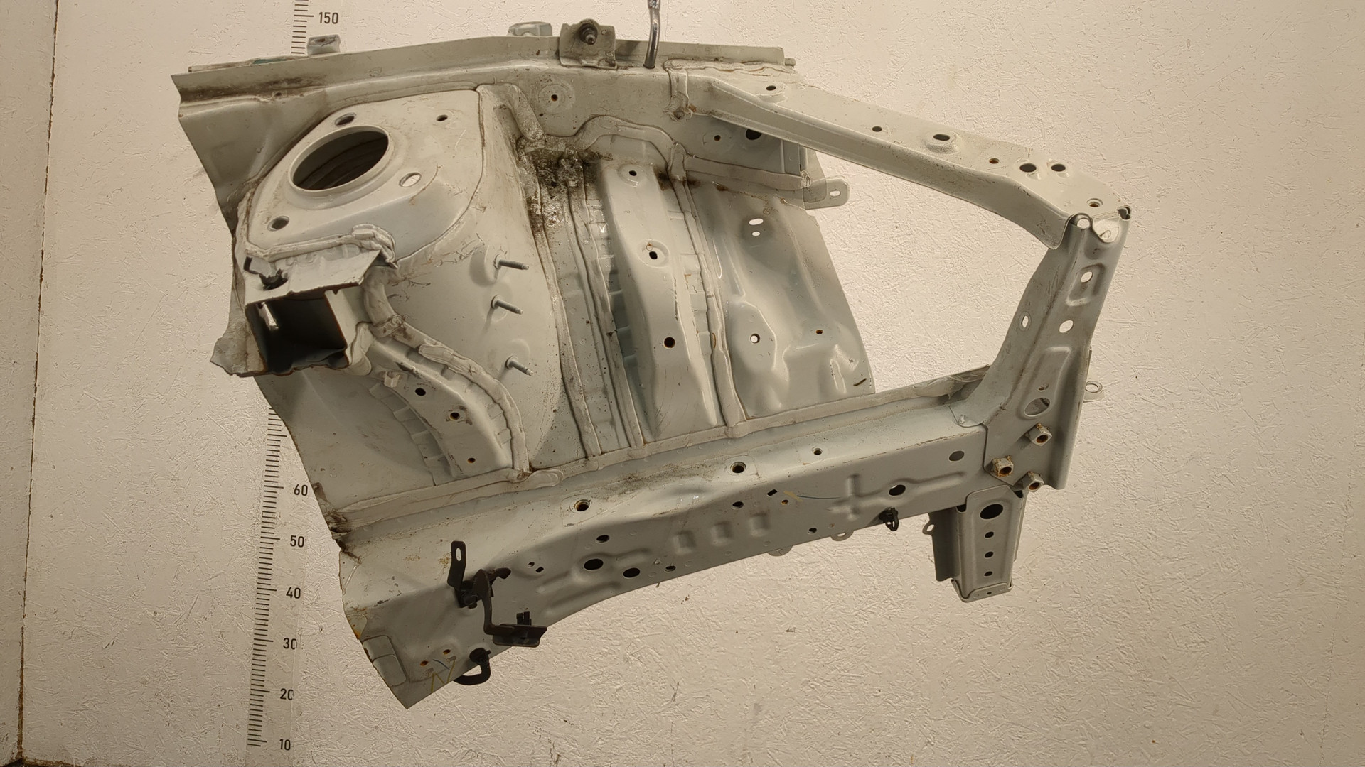 Лонжерон передний левый