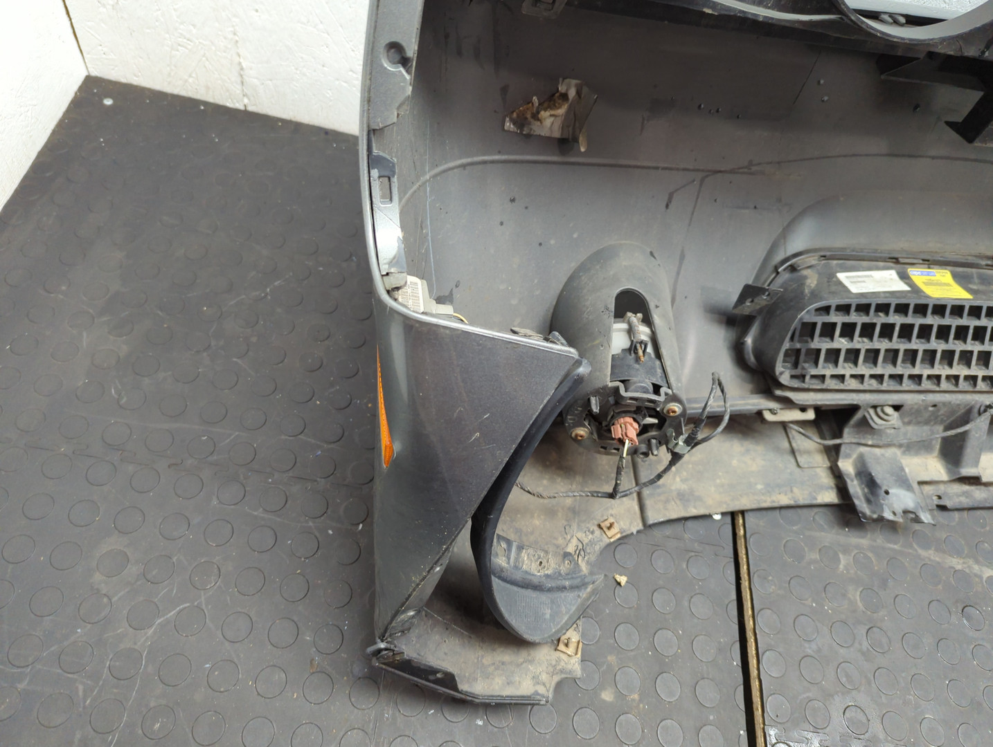 Бампер передний