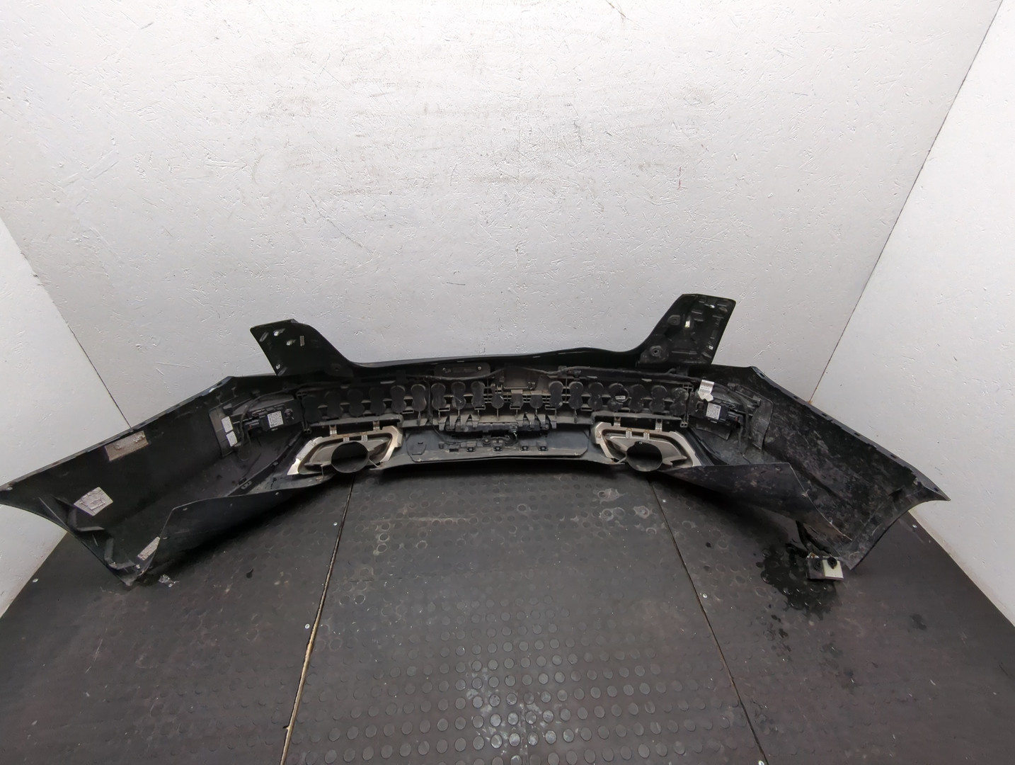 Бампер задний