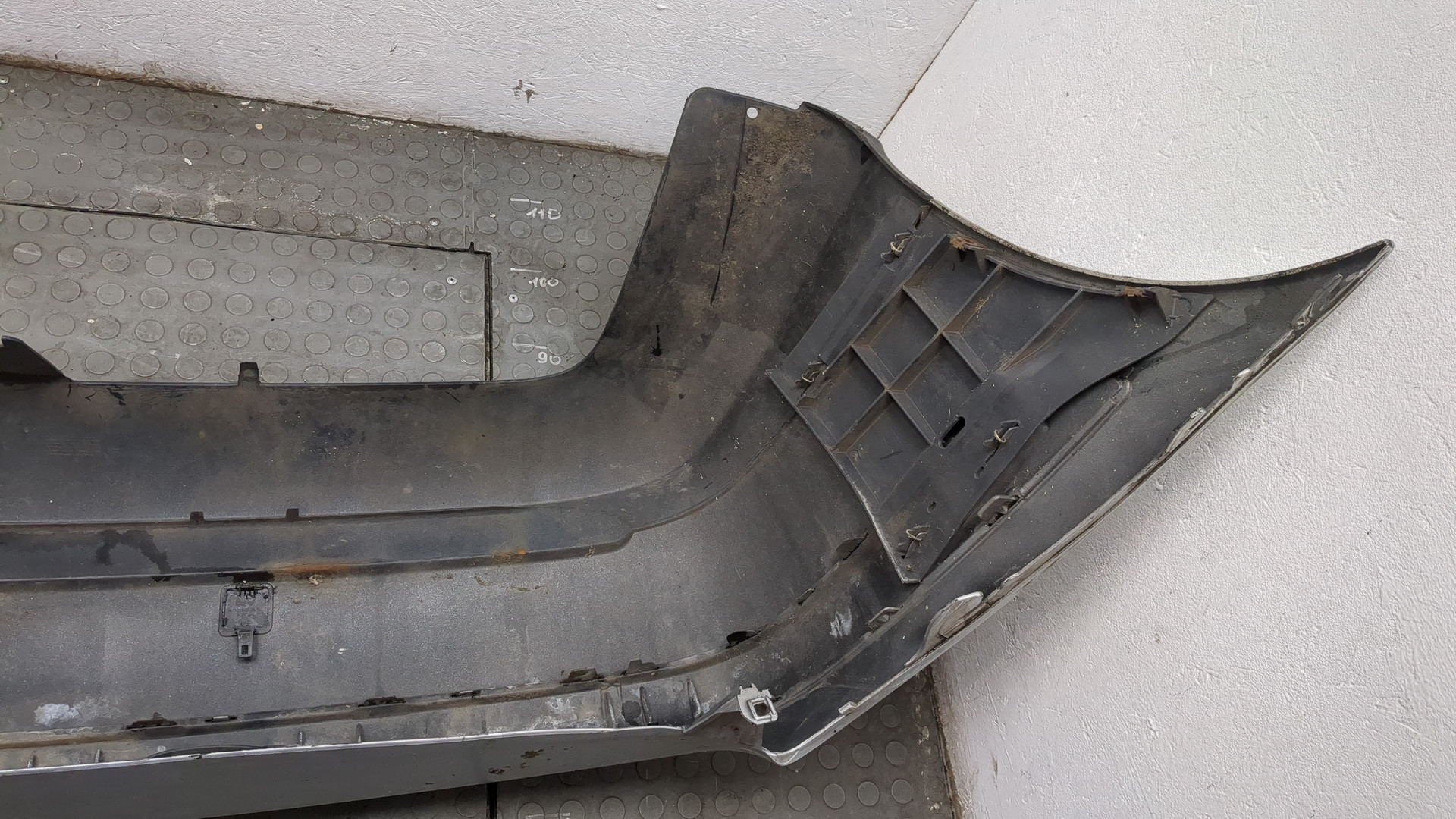 Бампер задний