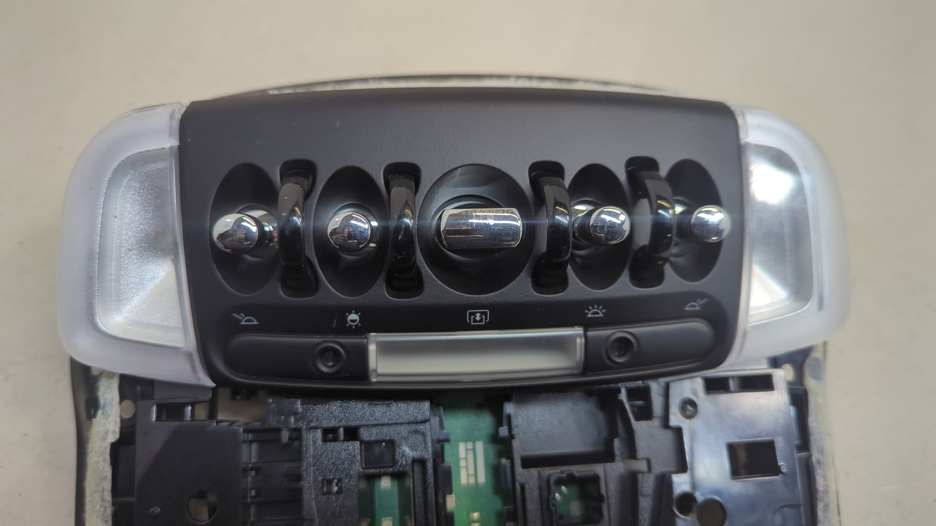 Плафон салонный