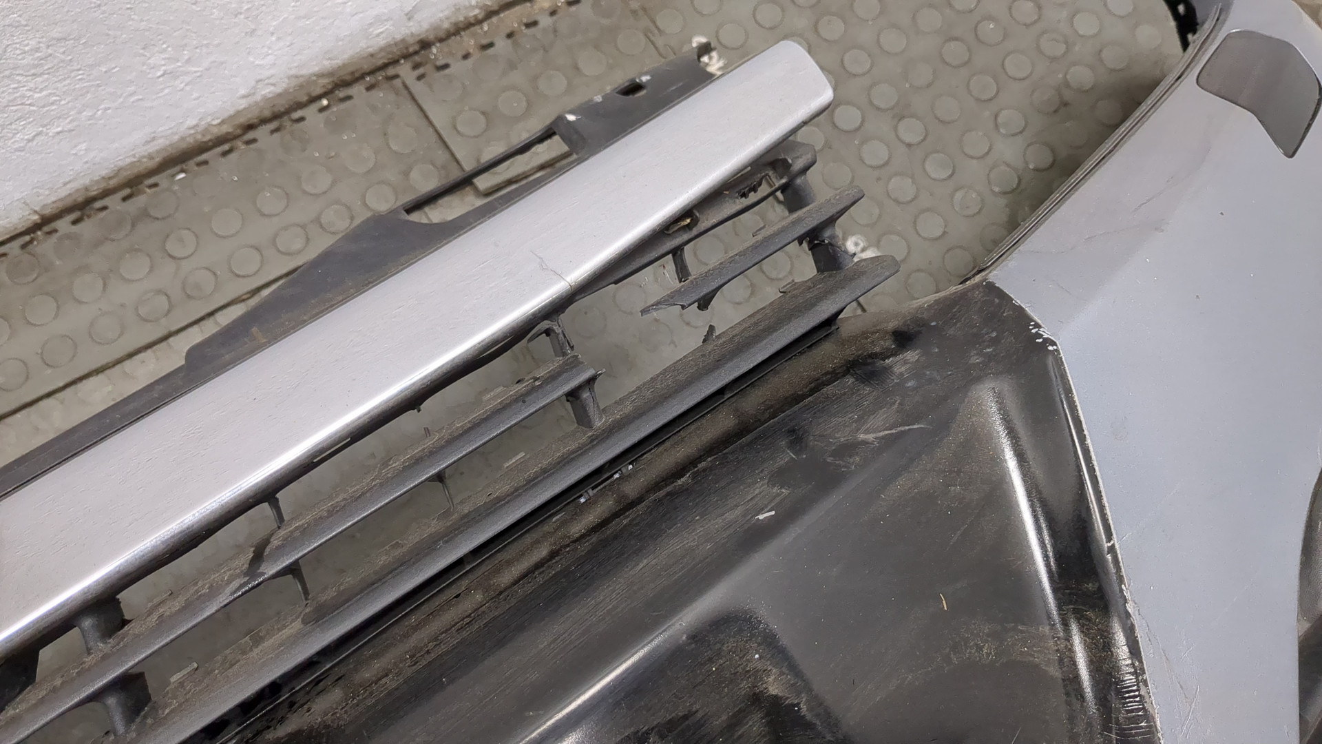 Бампер передний