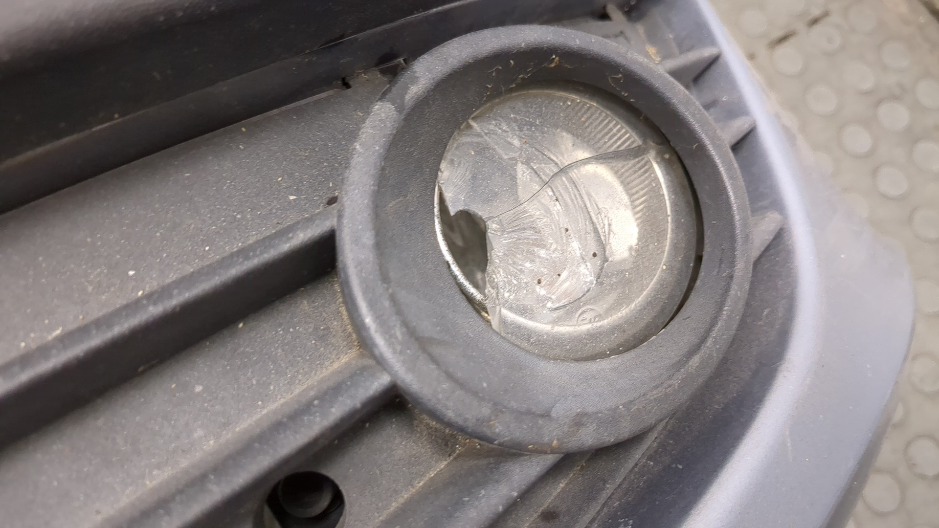 Бампер передний