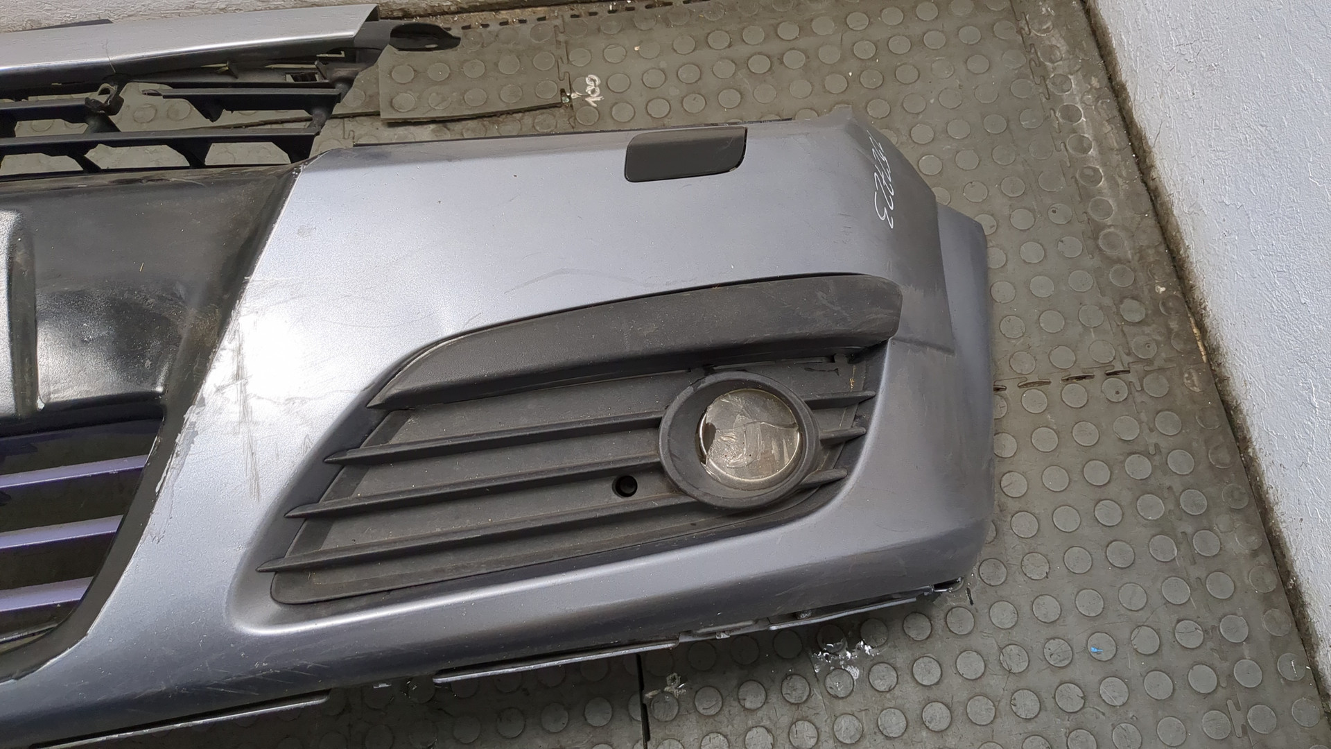 Бампер передний