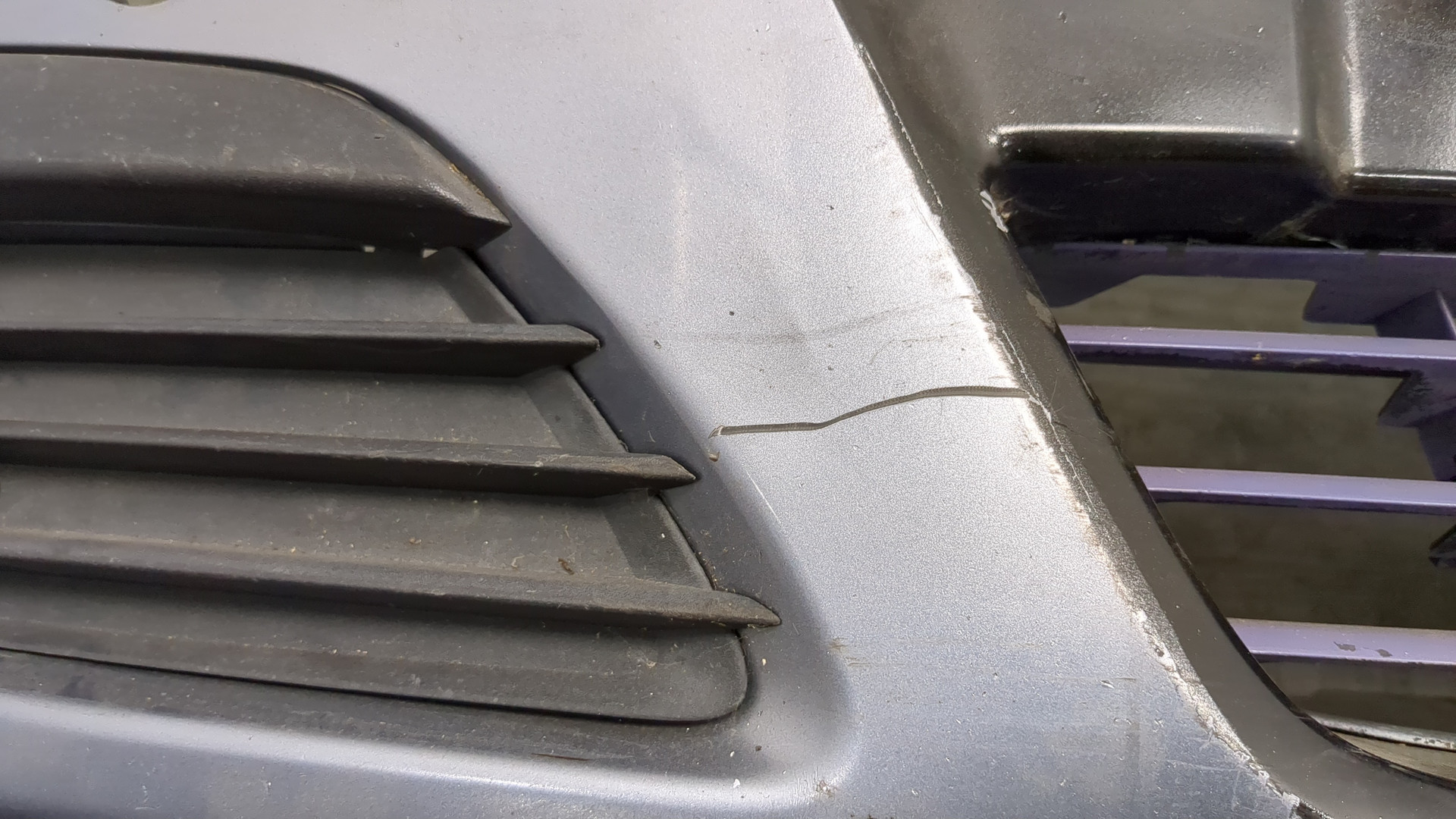 Бампер передний