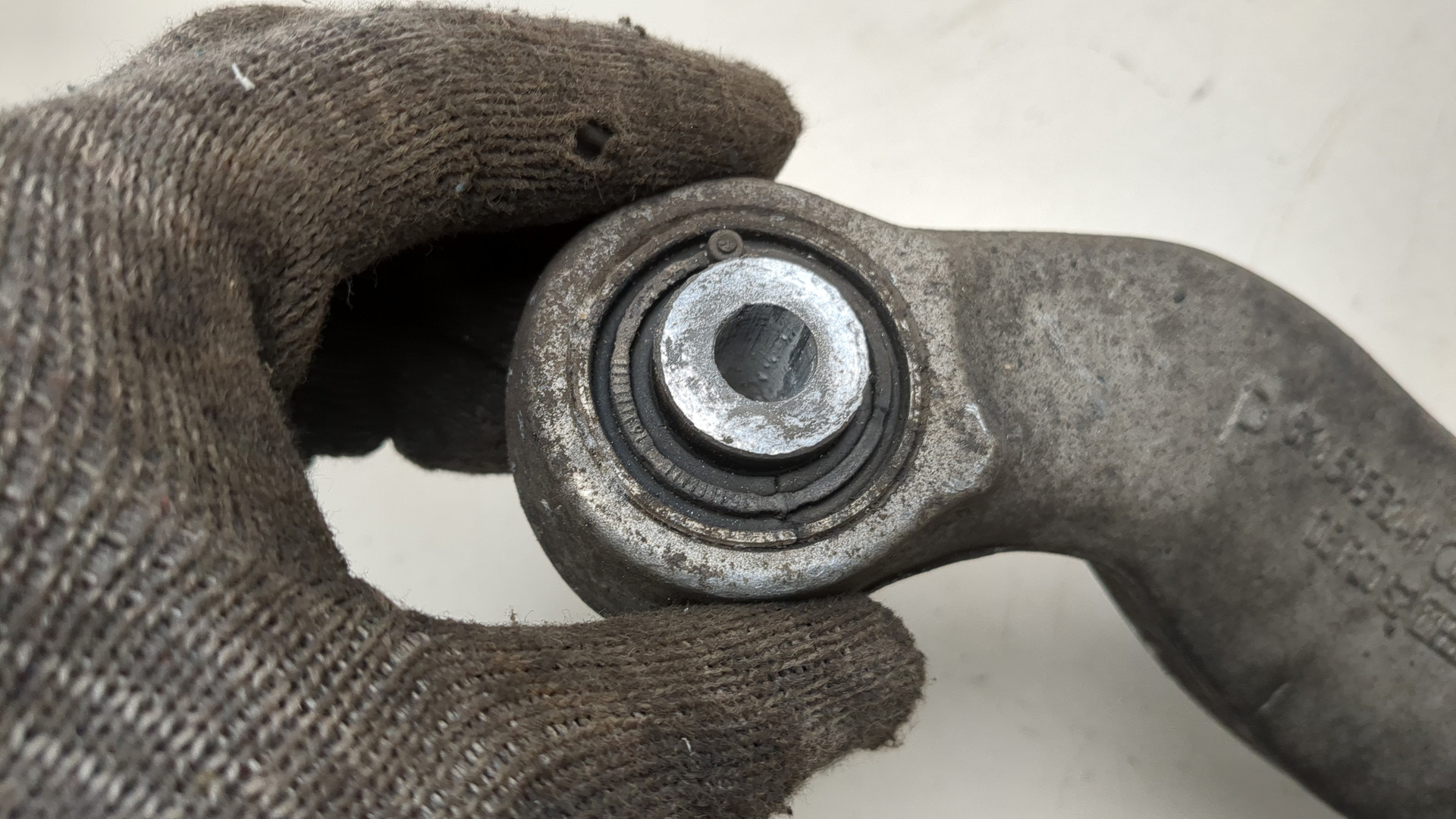 Рычаг задний правый