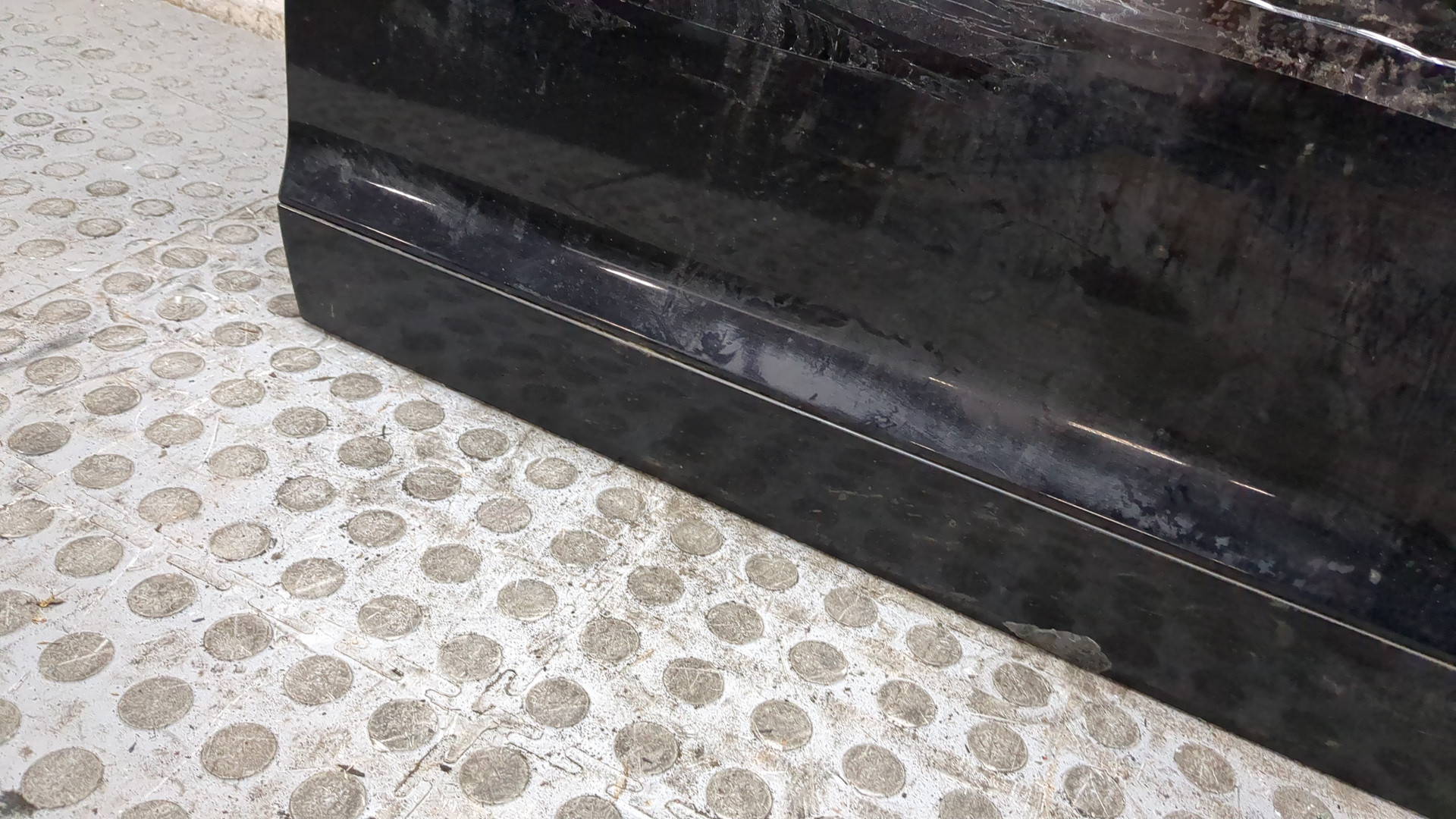 Дверь передняя левая