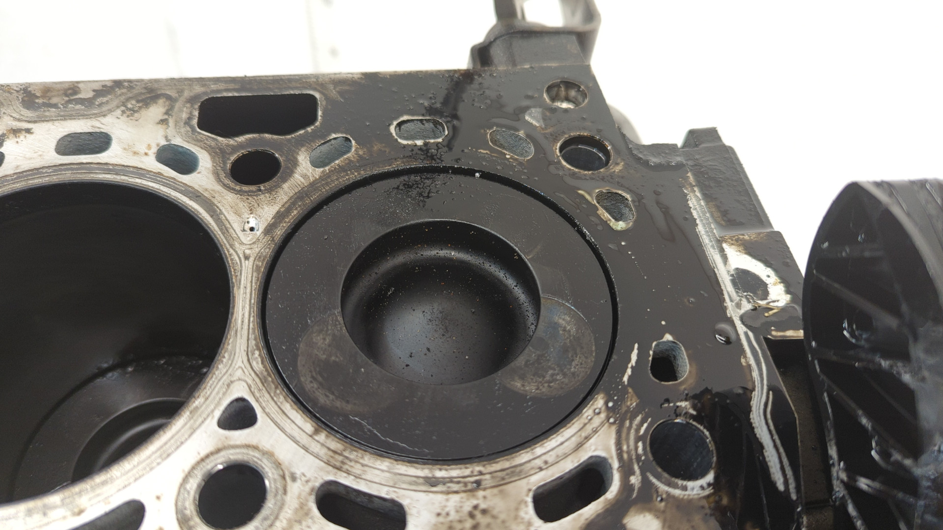 Блок двигателя