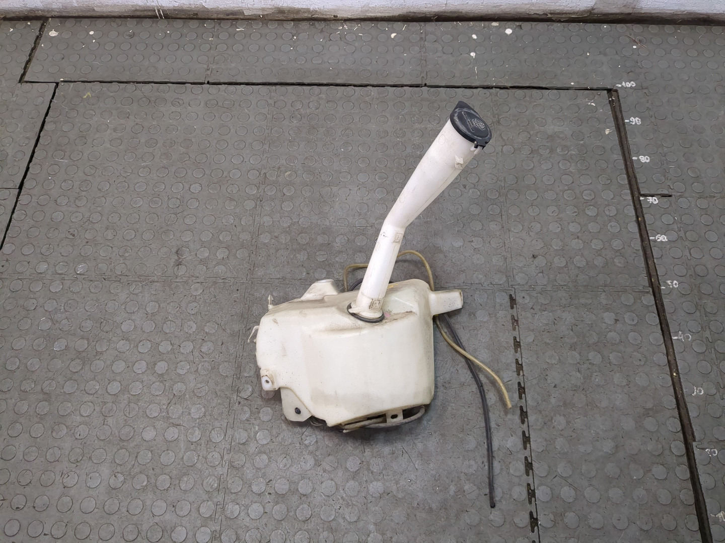 Бачок омывателя лобового стекла