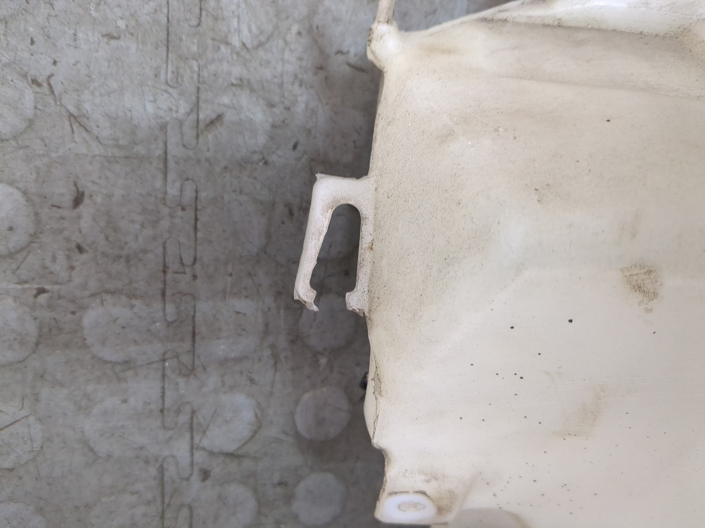 Бачок омывателя лобового стекла