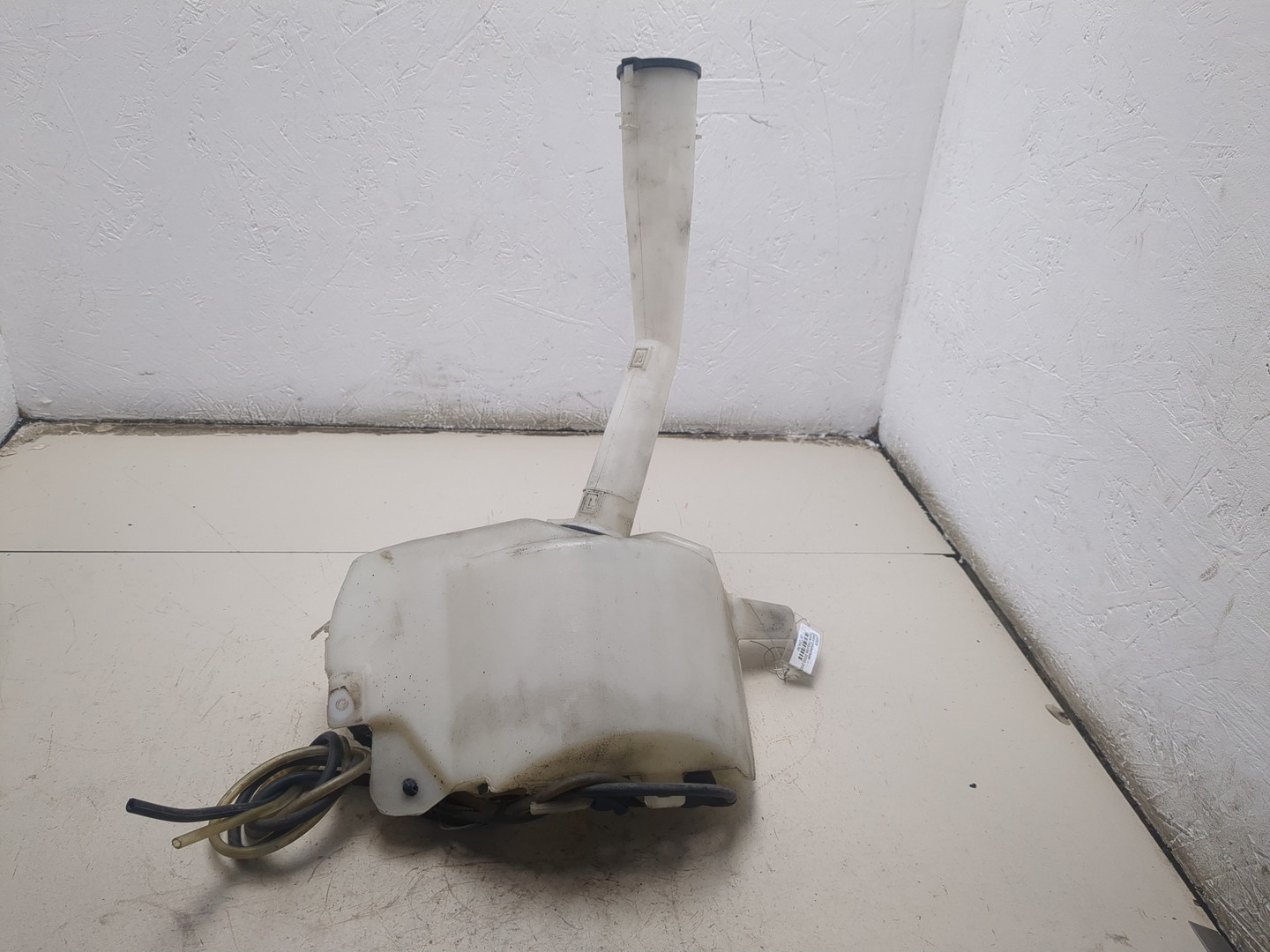 Бачок омывателя лобового стекла