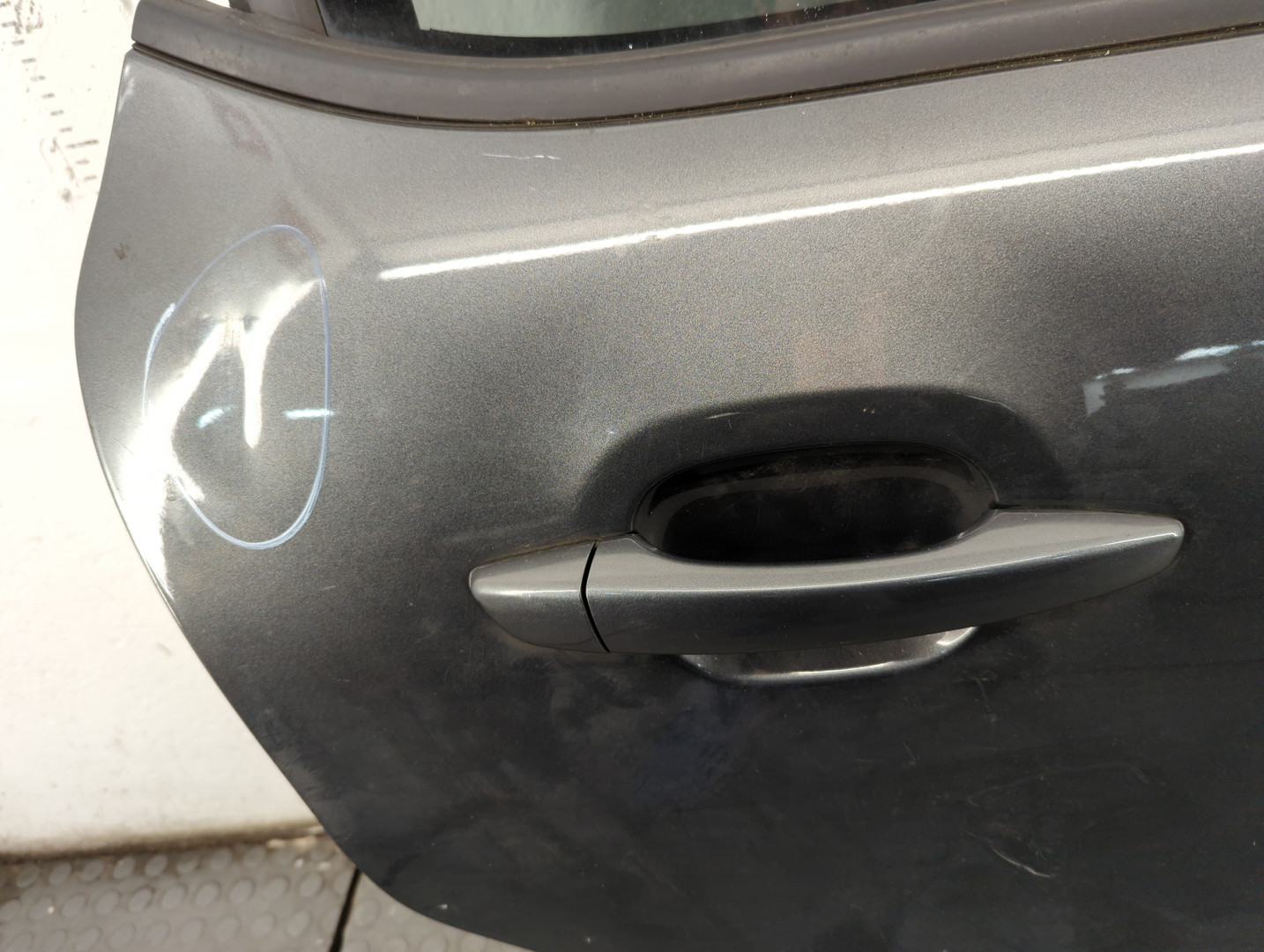 Дверь задняя правая