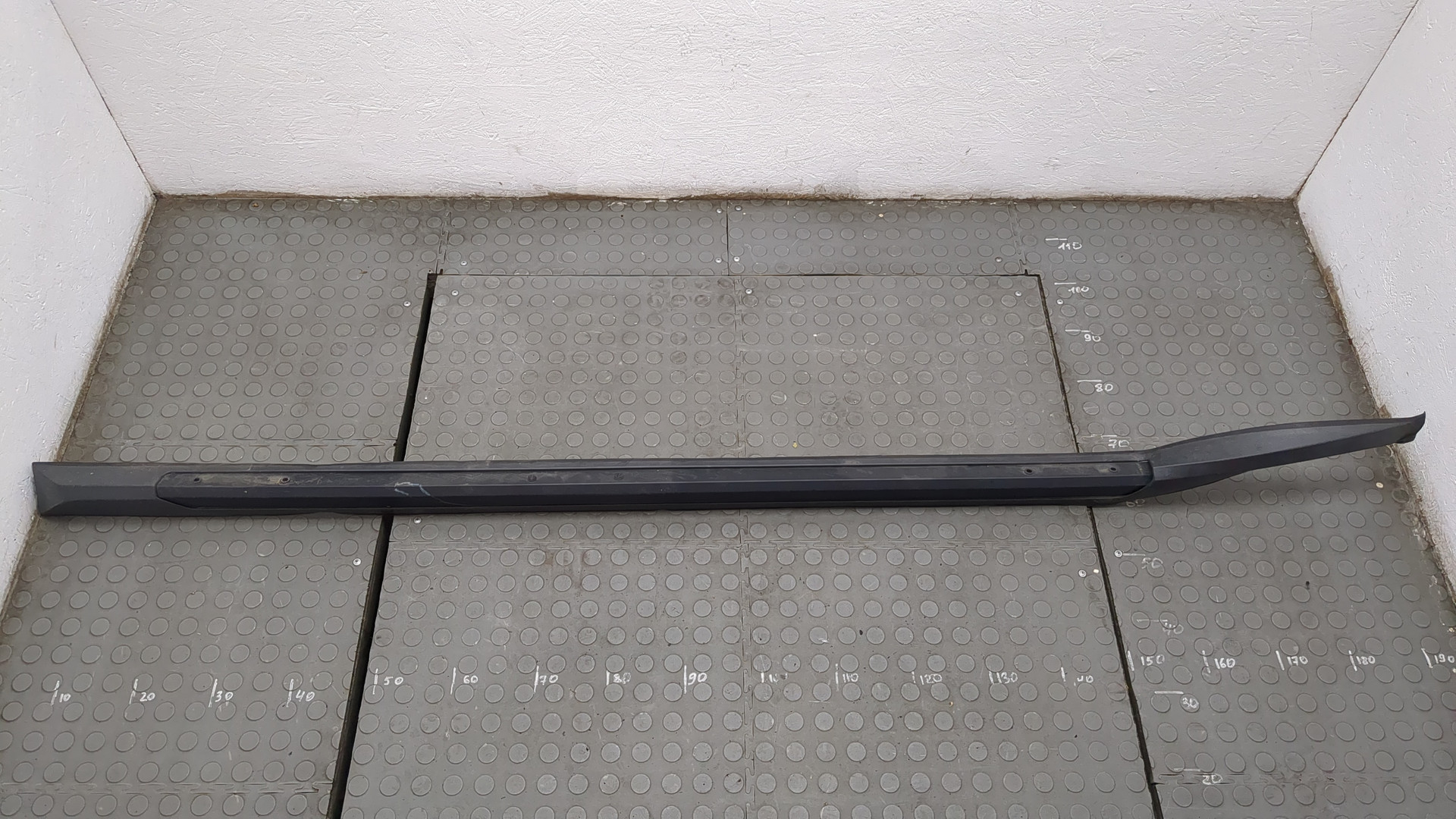 Рейлинг (релинг) правый (планка на крышу)