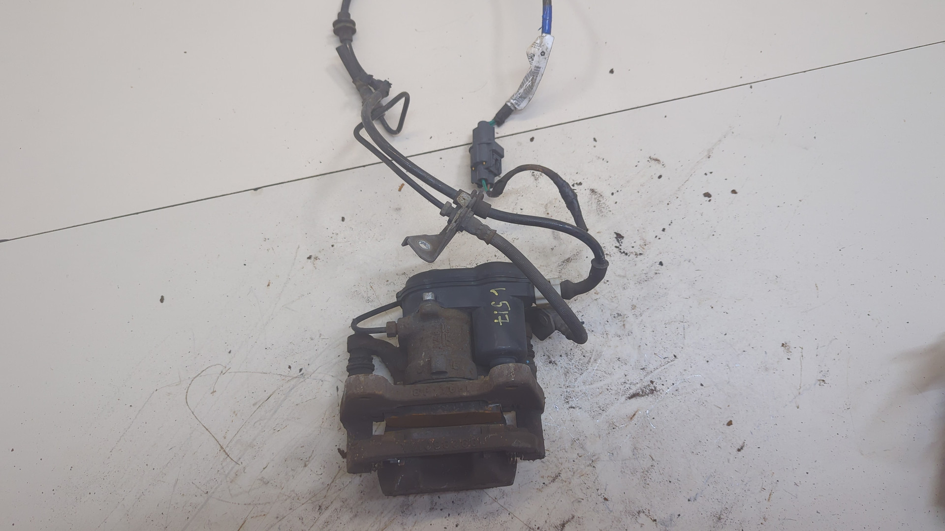 Суппорт задний левый