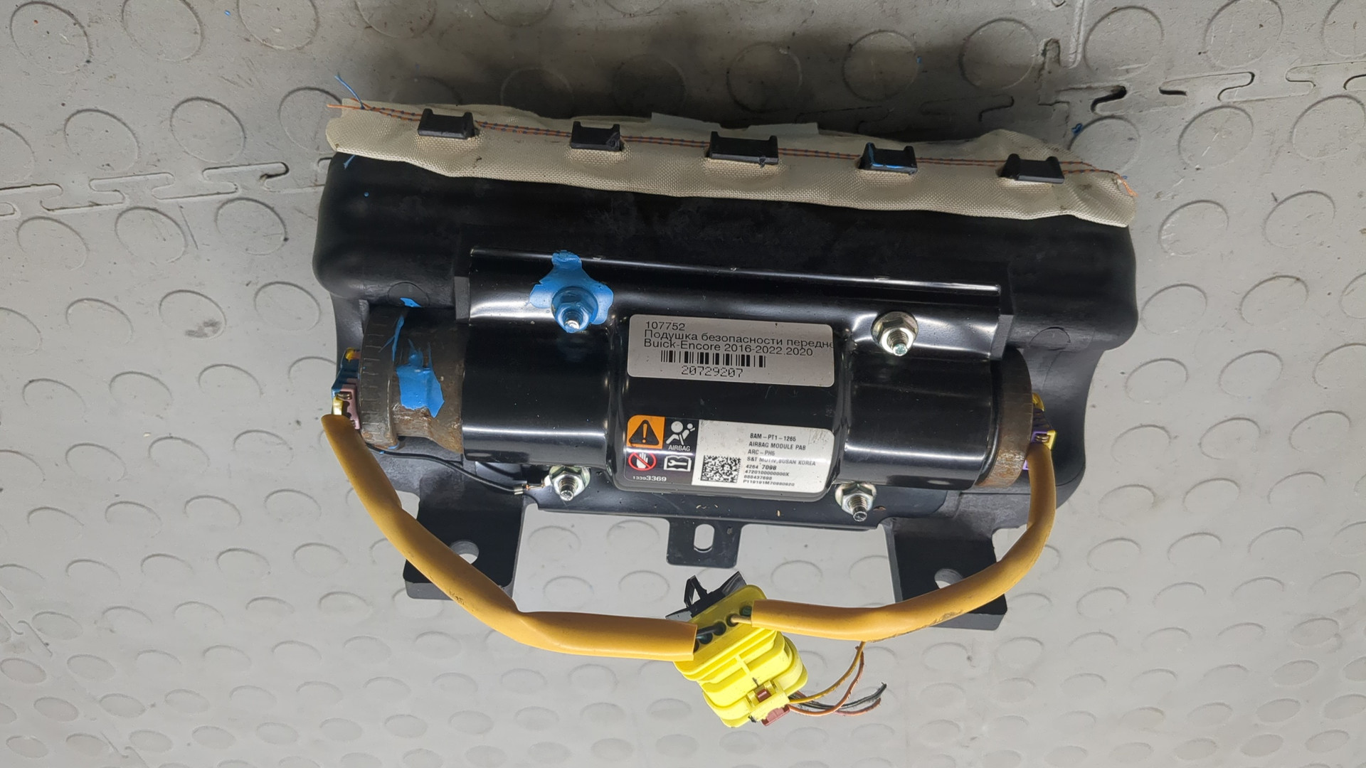 Подушка безопасности пассажирская (в торпедо)