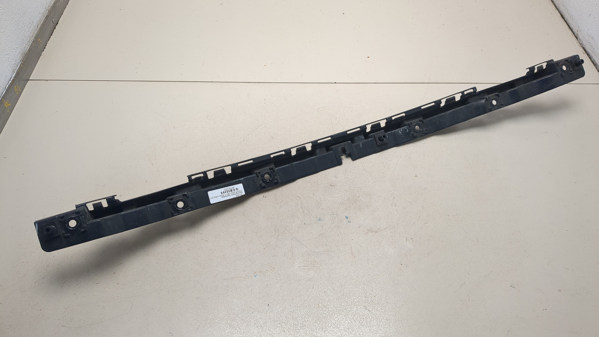 Кронштейн заднего бампера