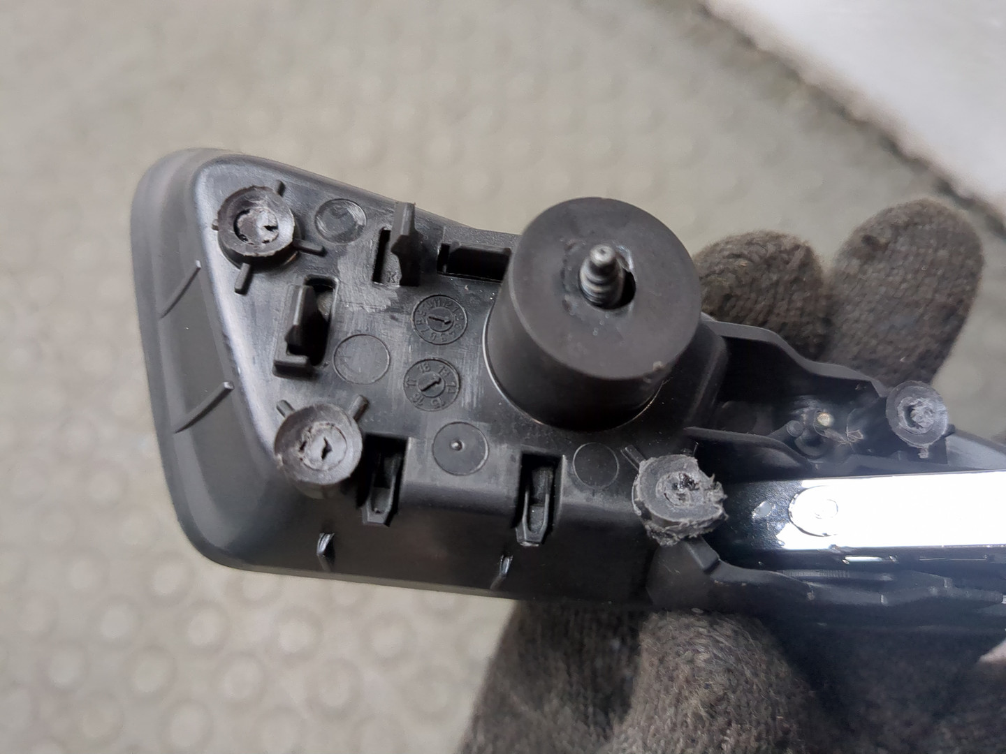 Ручка двери задней внутренняя левая