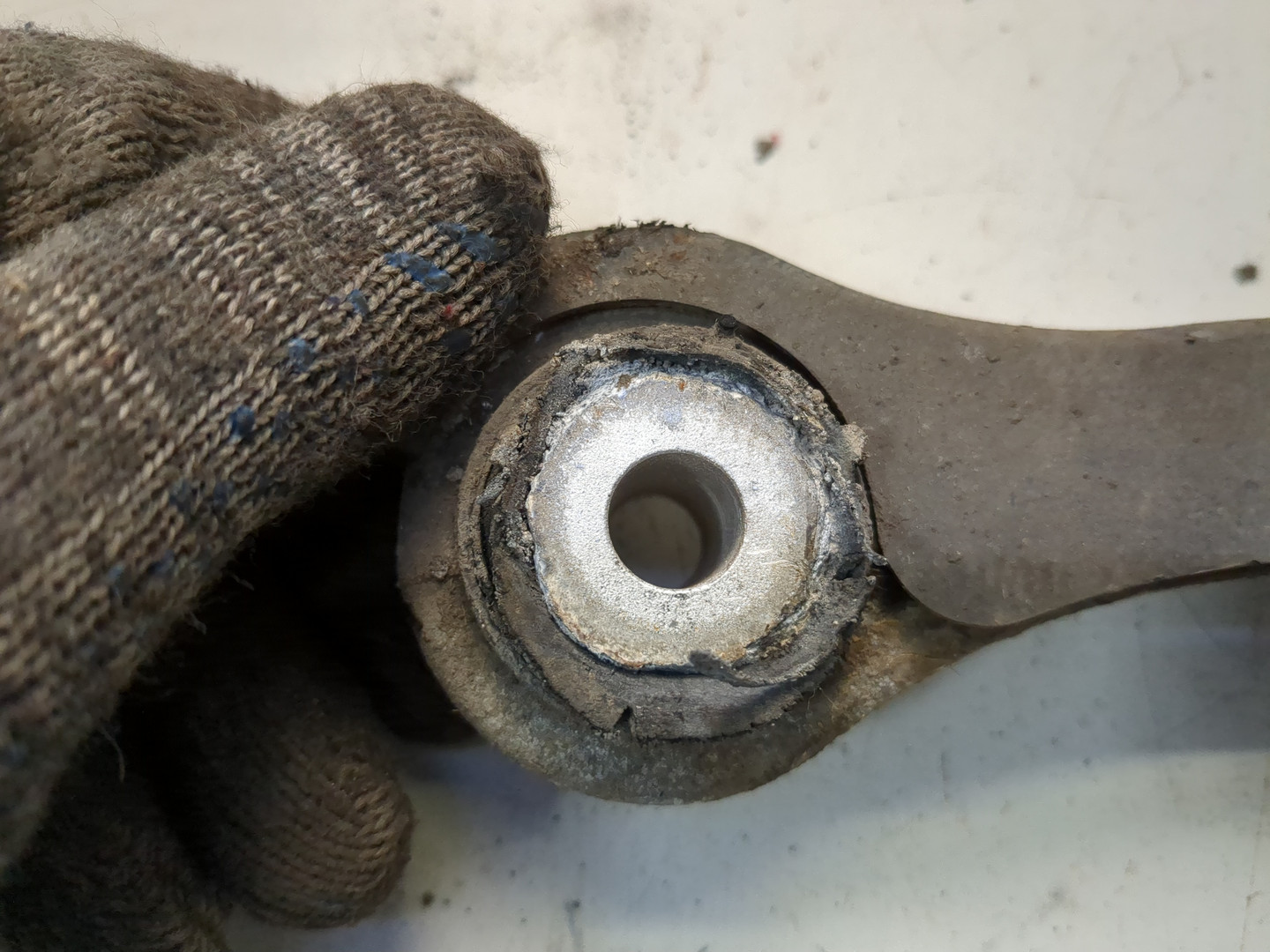 Рычаг задний